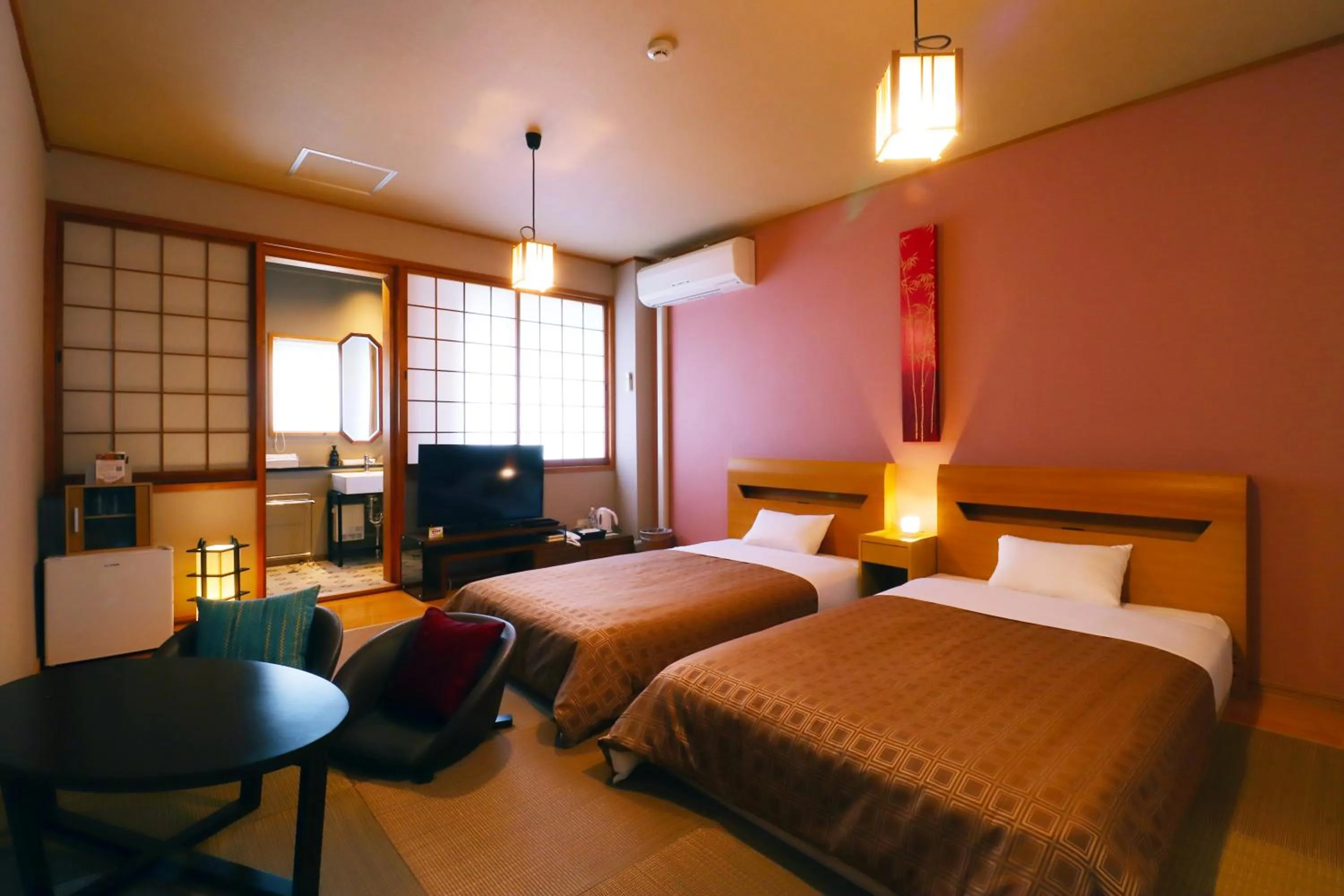 Photo of the whole room, Bed in Kafutei