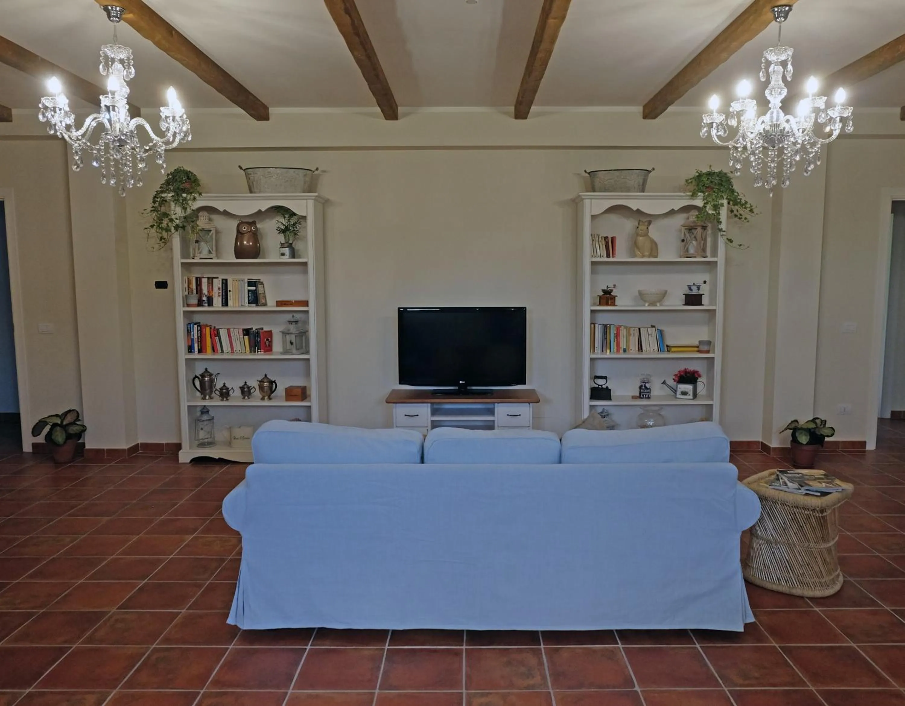 Communal lounge/ TV room in L'Orto sul Poggio