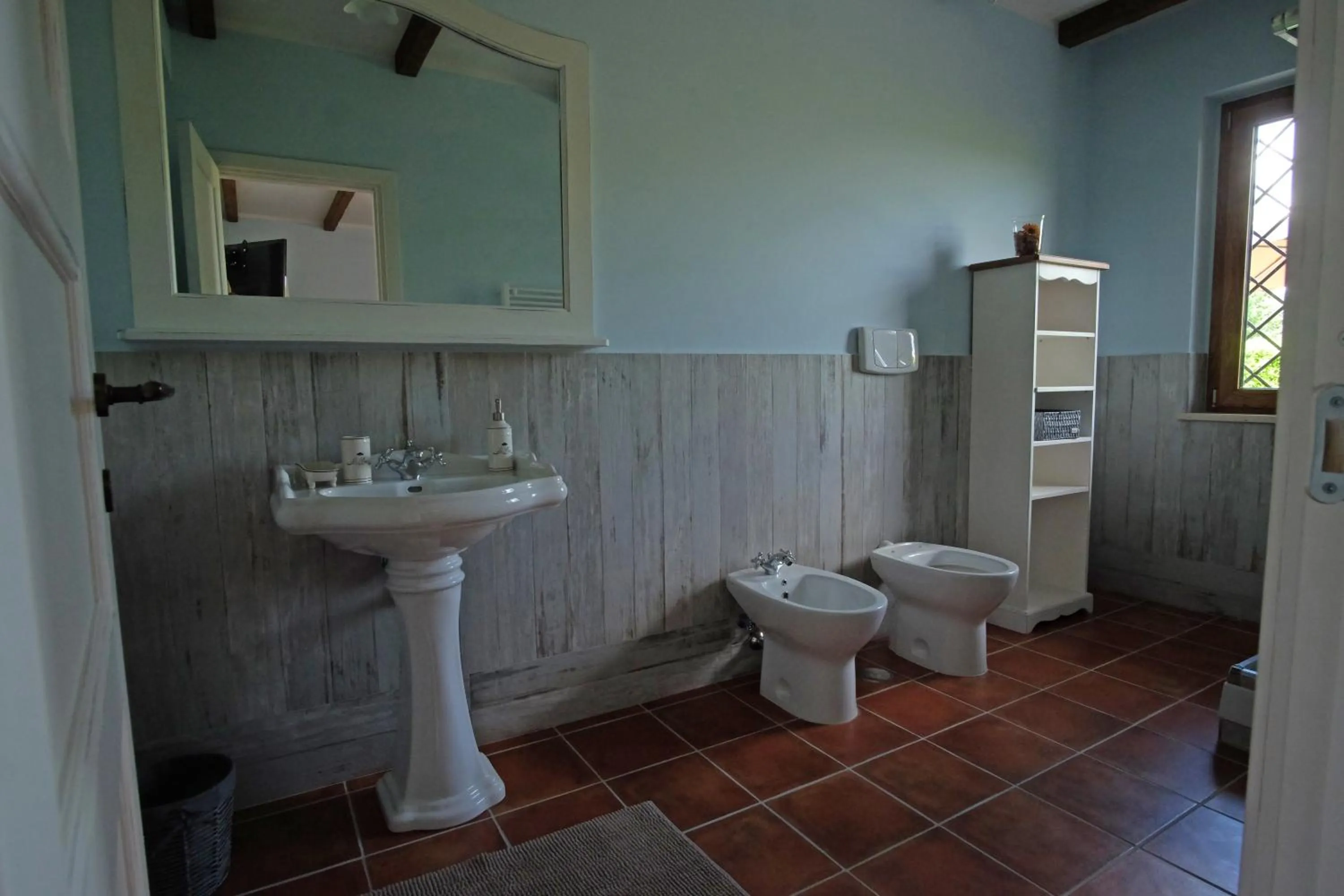 Shower in L'Orto sul Poggio