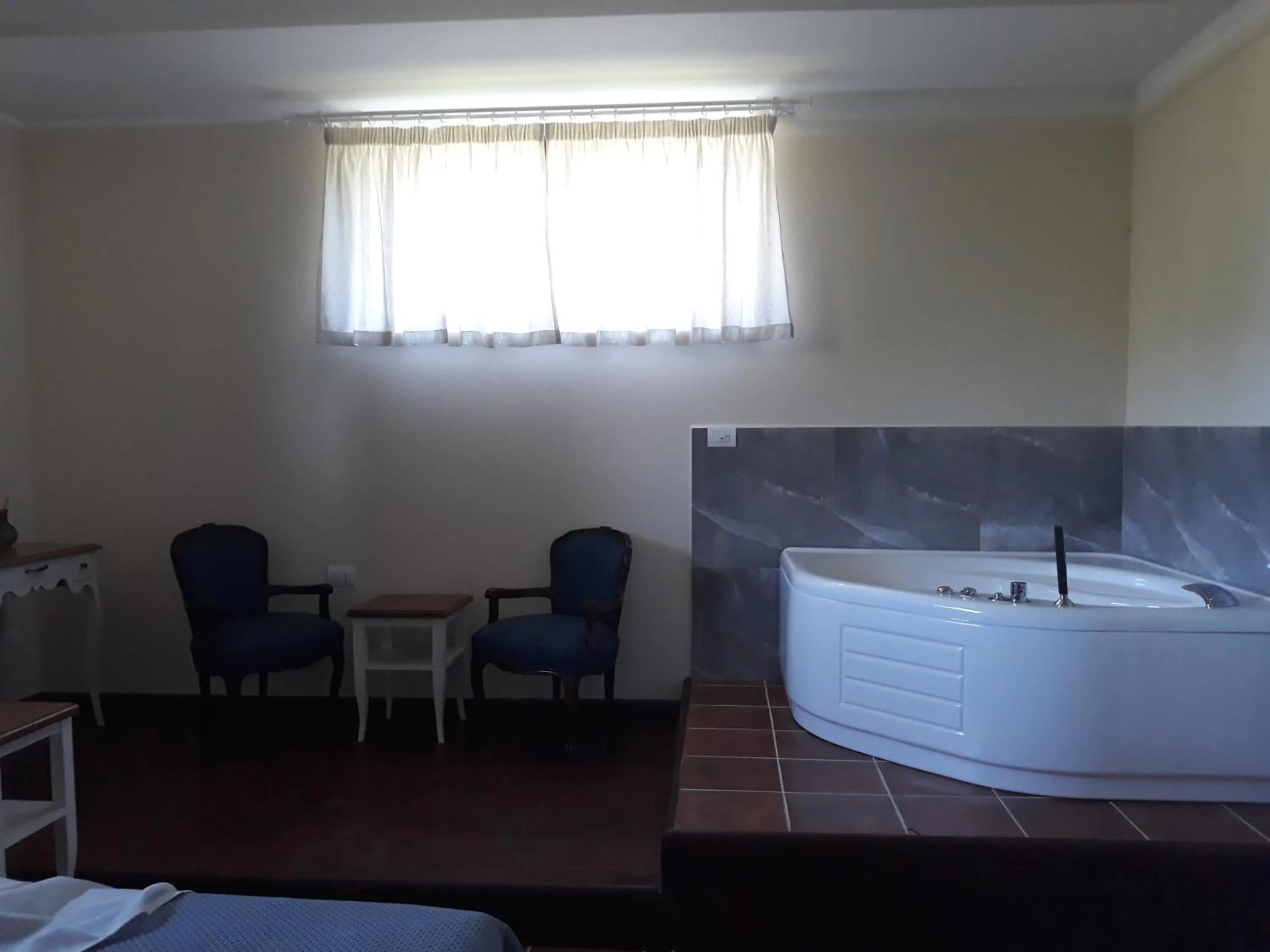 Hot Tub, Bed in L'Orto sul Poggio