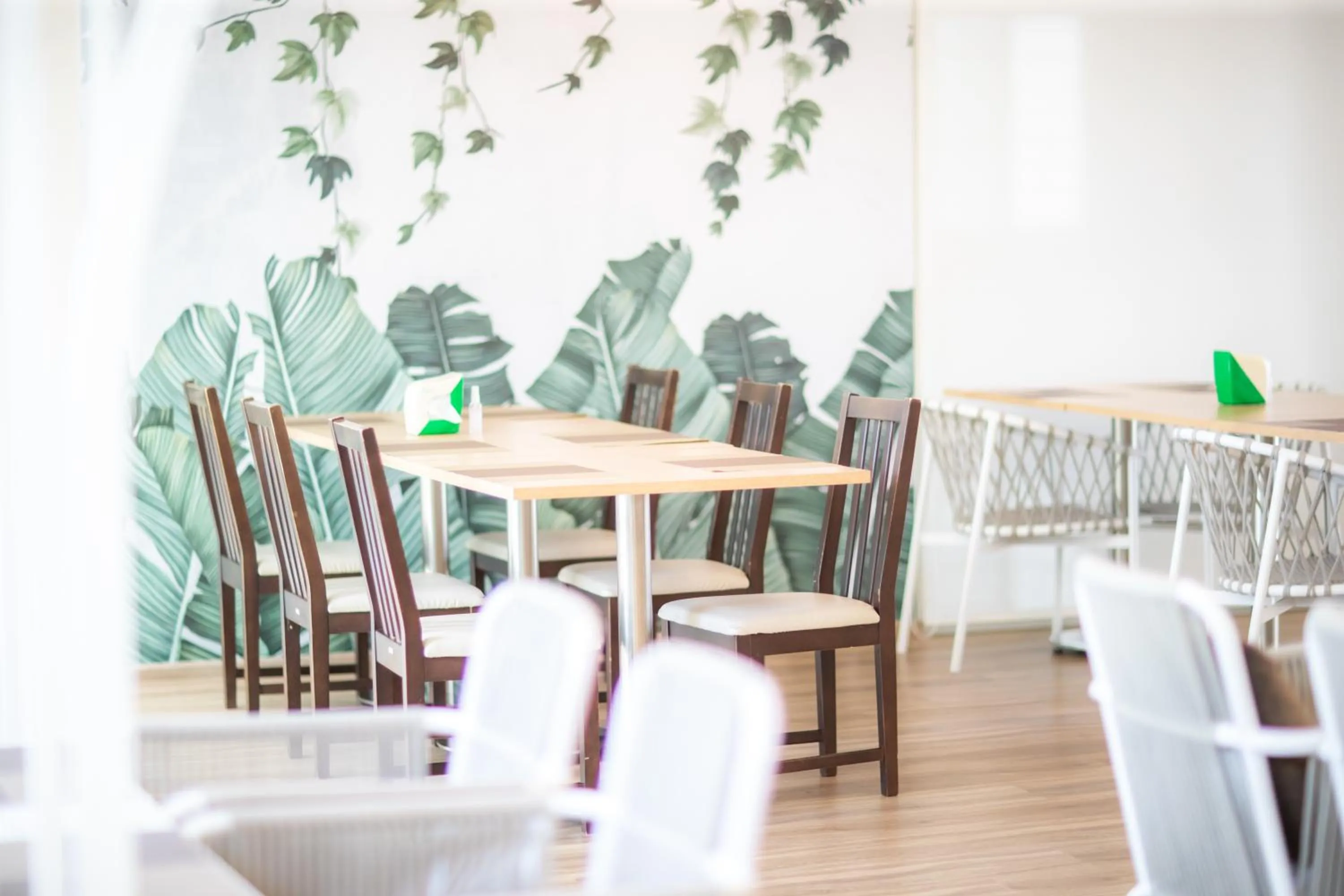 Restaurant/places to eat in Phavina Grand Boutique