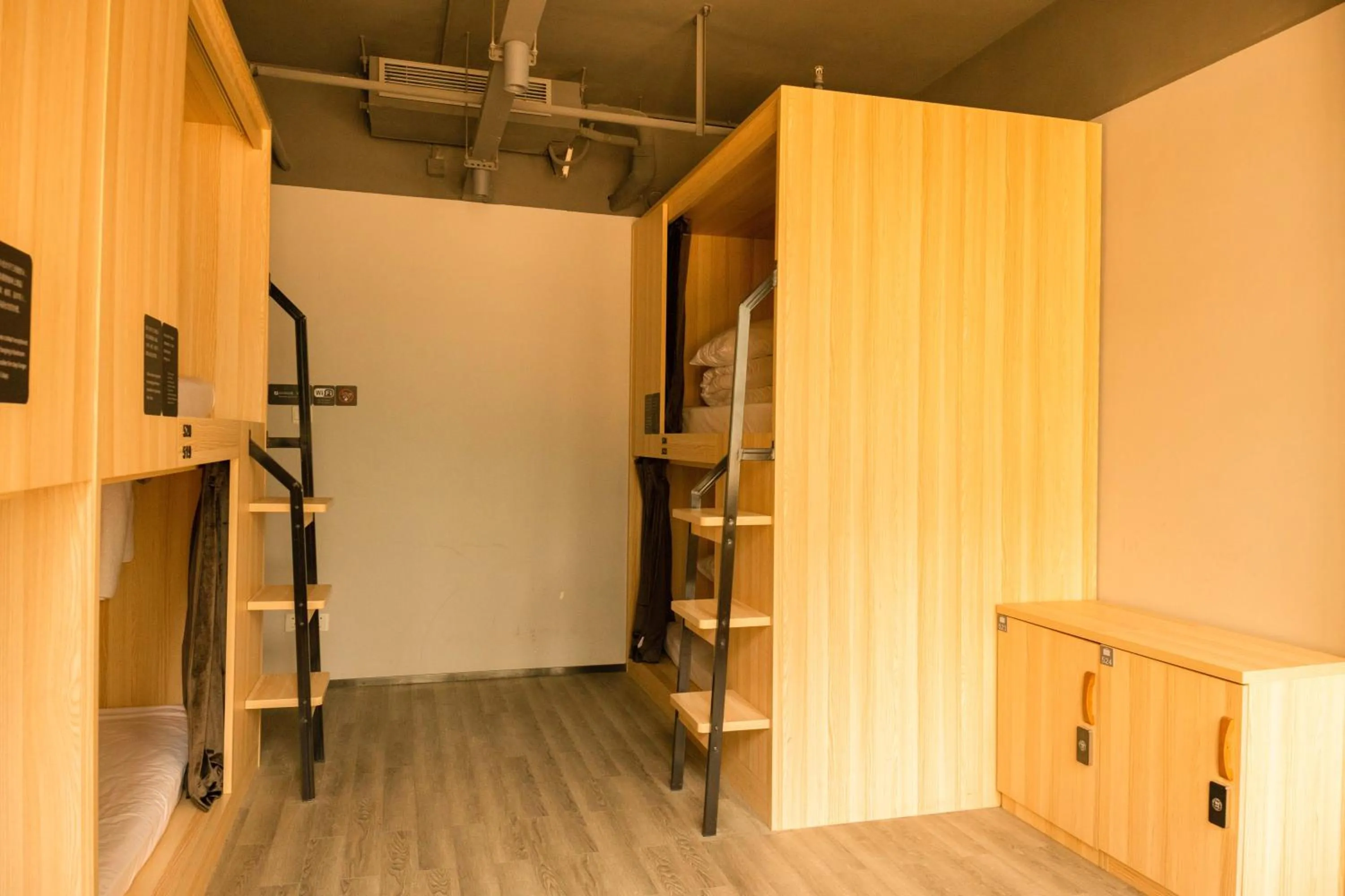 Photo of the whole room in Chengdu Desti Youth Park Hostel Chunxi Road