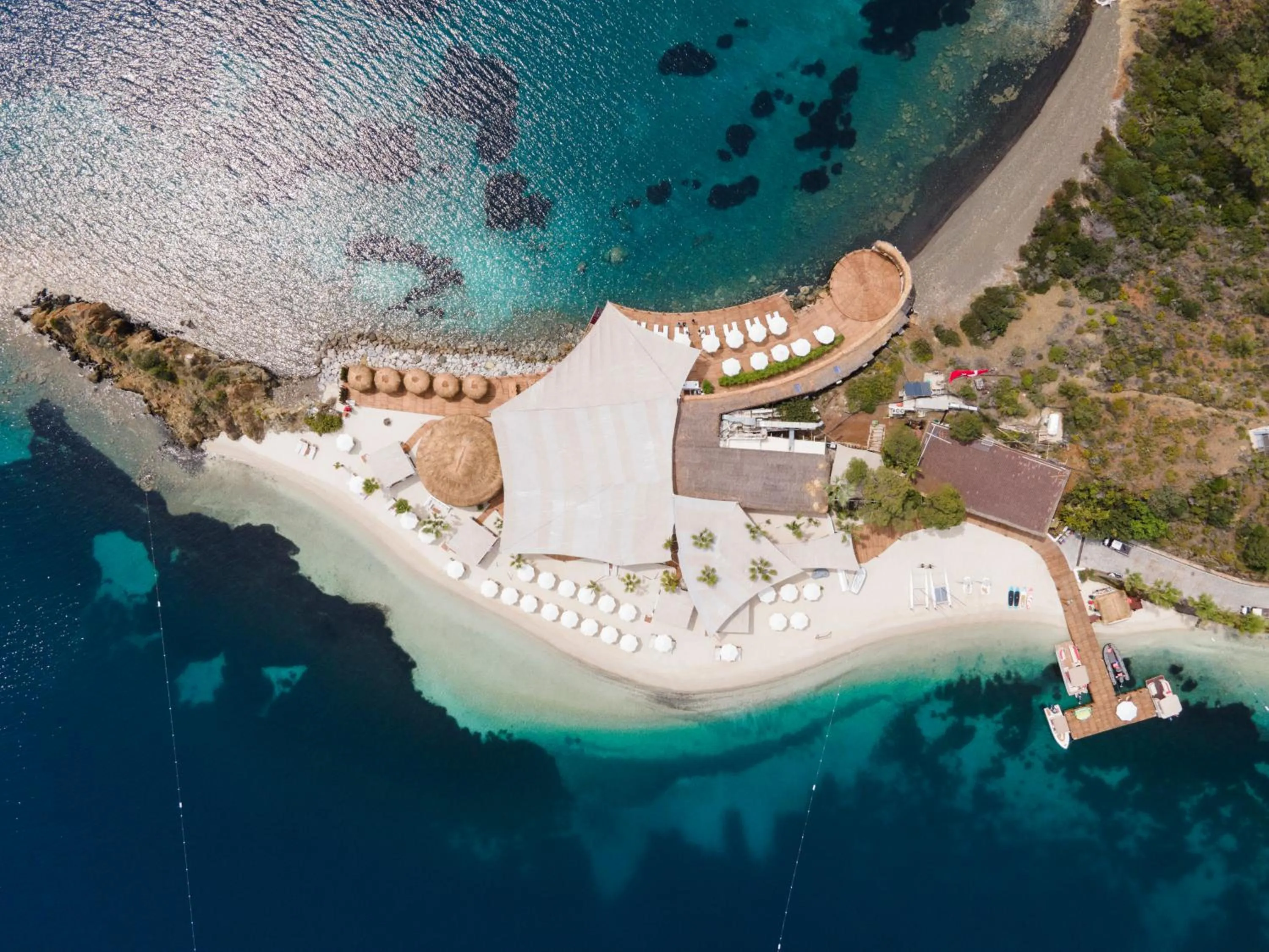 Restaurant/places to eat in D Maris Bay