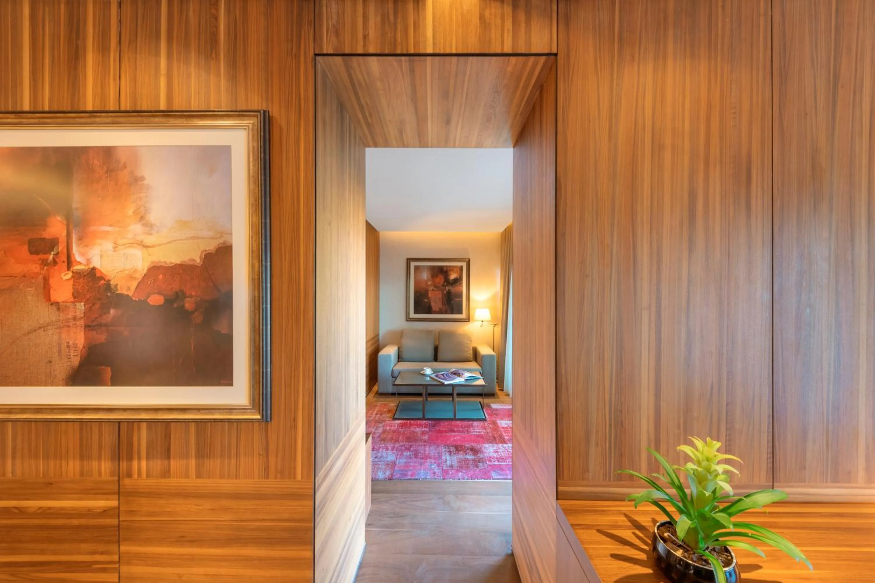 Decorative detail in D Maris Bay