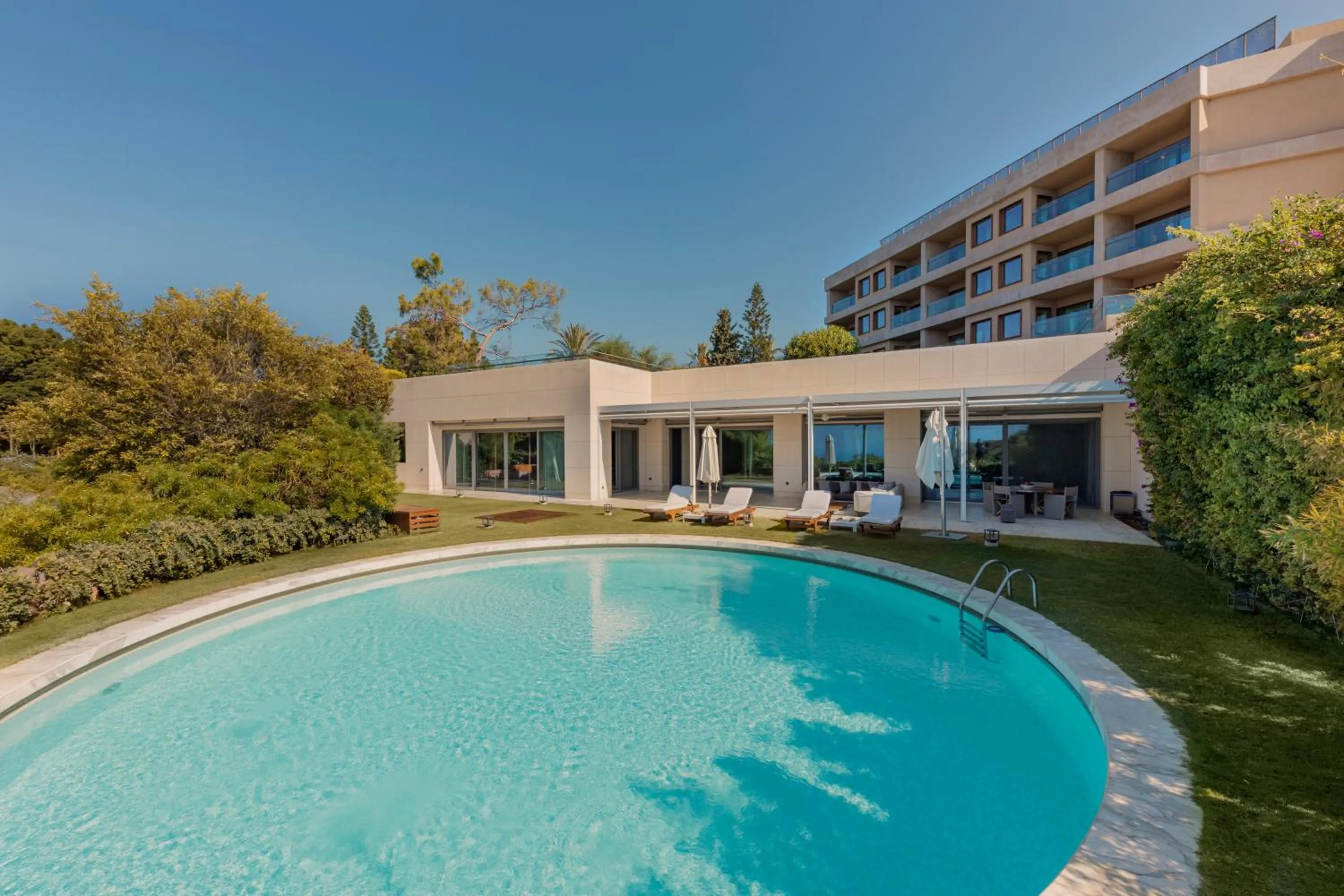 Property building in D Maris Bay