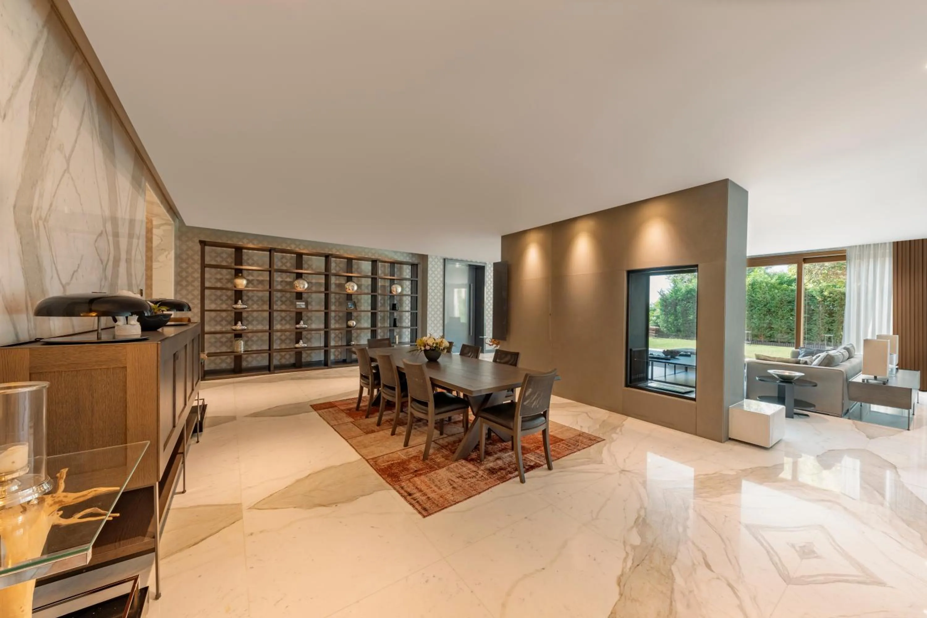 Decorative detail in D Maris Bay