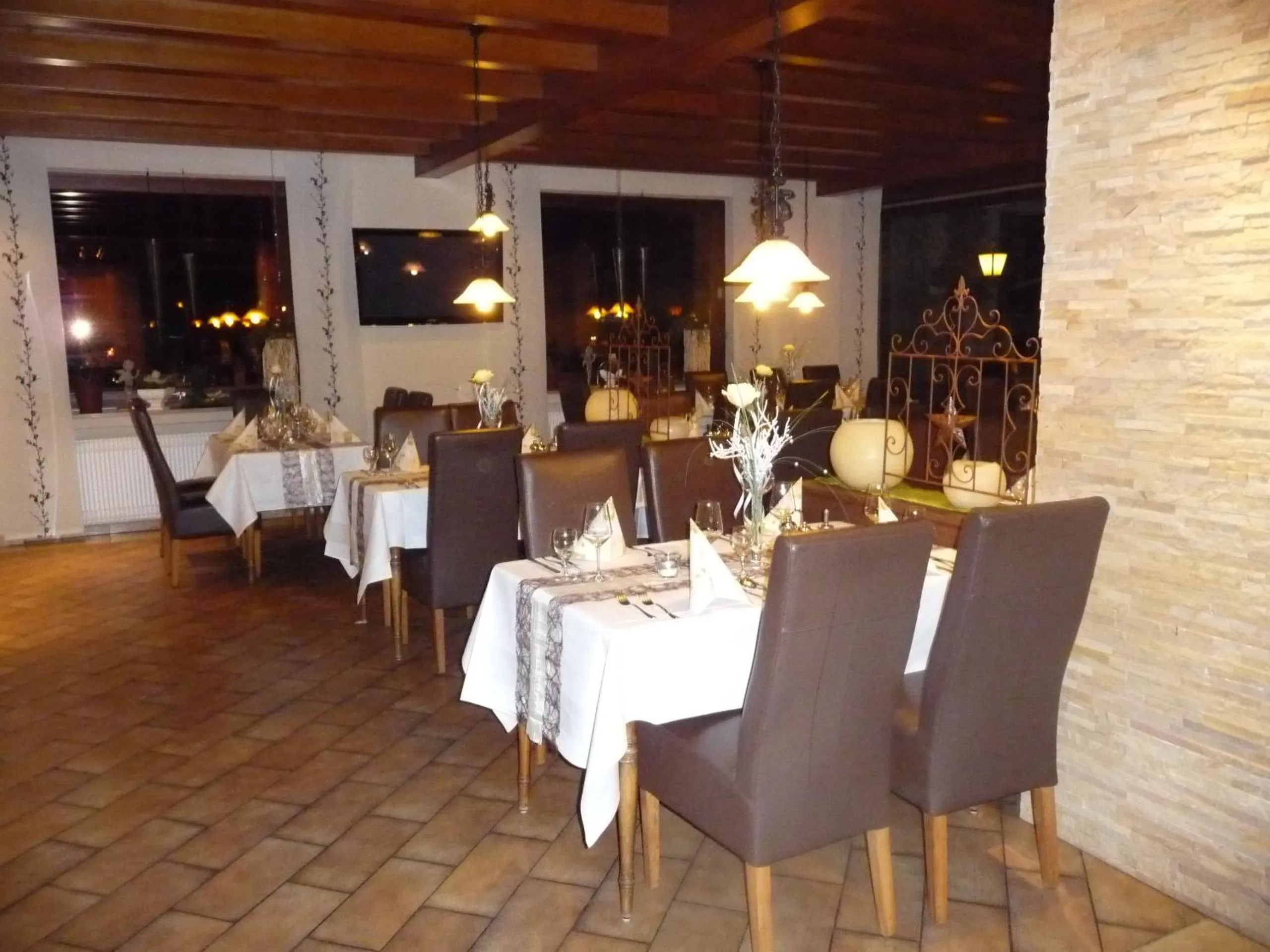 Restaurant/places to eat in Kaiser´s Weinland Hotel