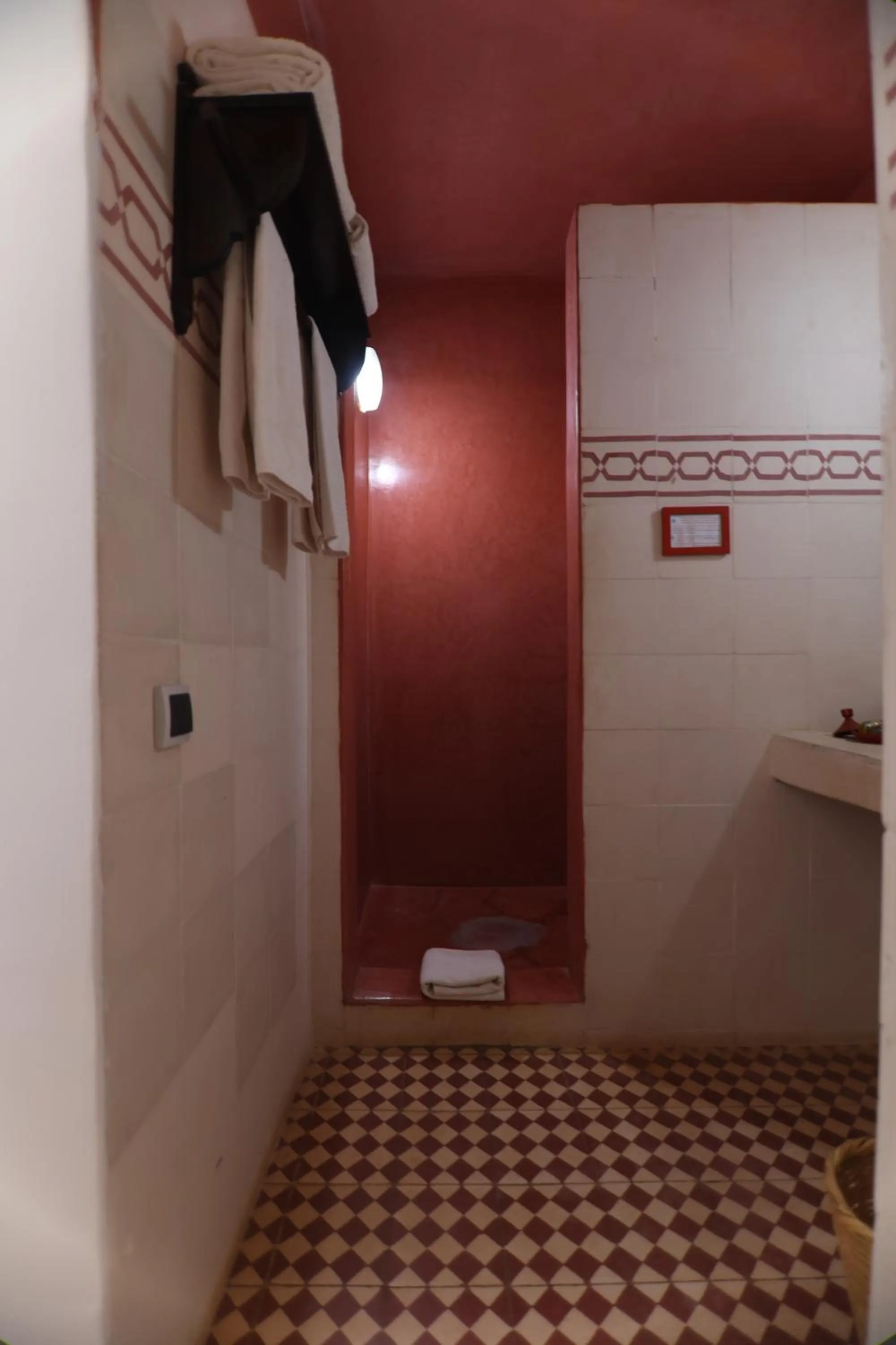 Shower in Paradis Nomade