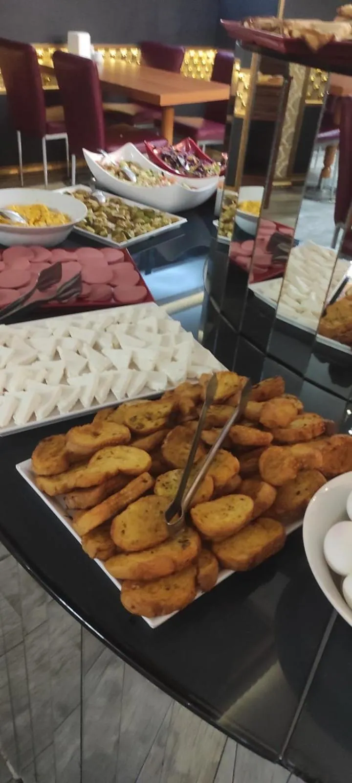 Restaurant/places to eat in VERSİON HOTEL