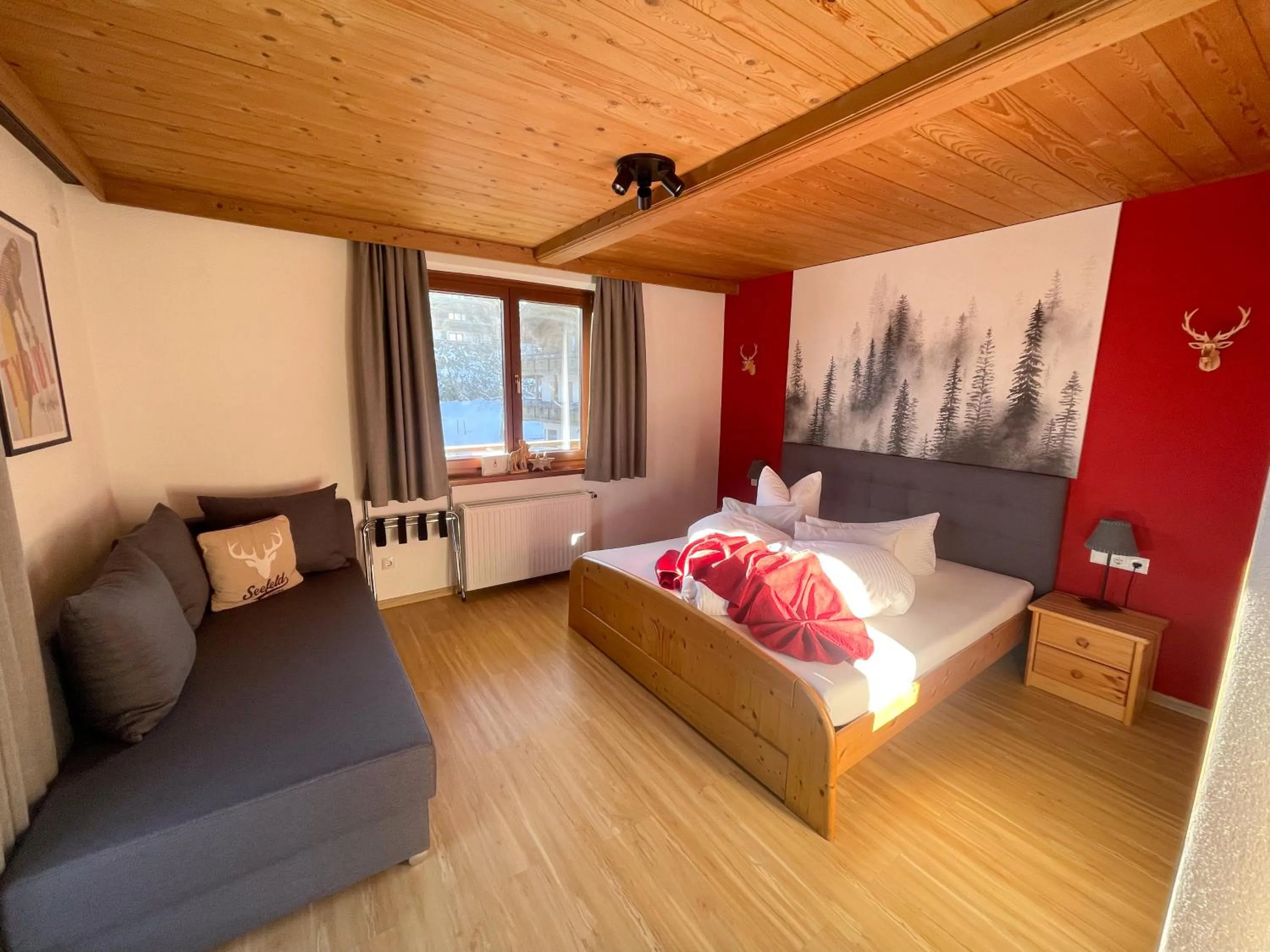 Deluxe Double Room with Sofa Bed and Balcony in Boutiquehotel ZOMM in Seefeld