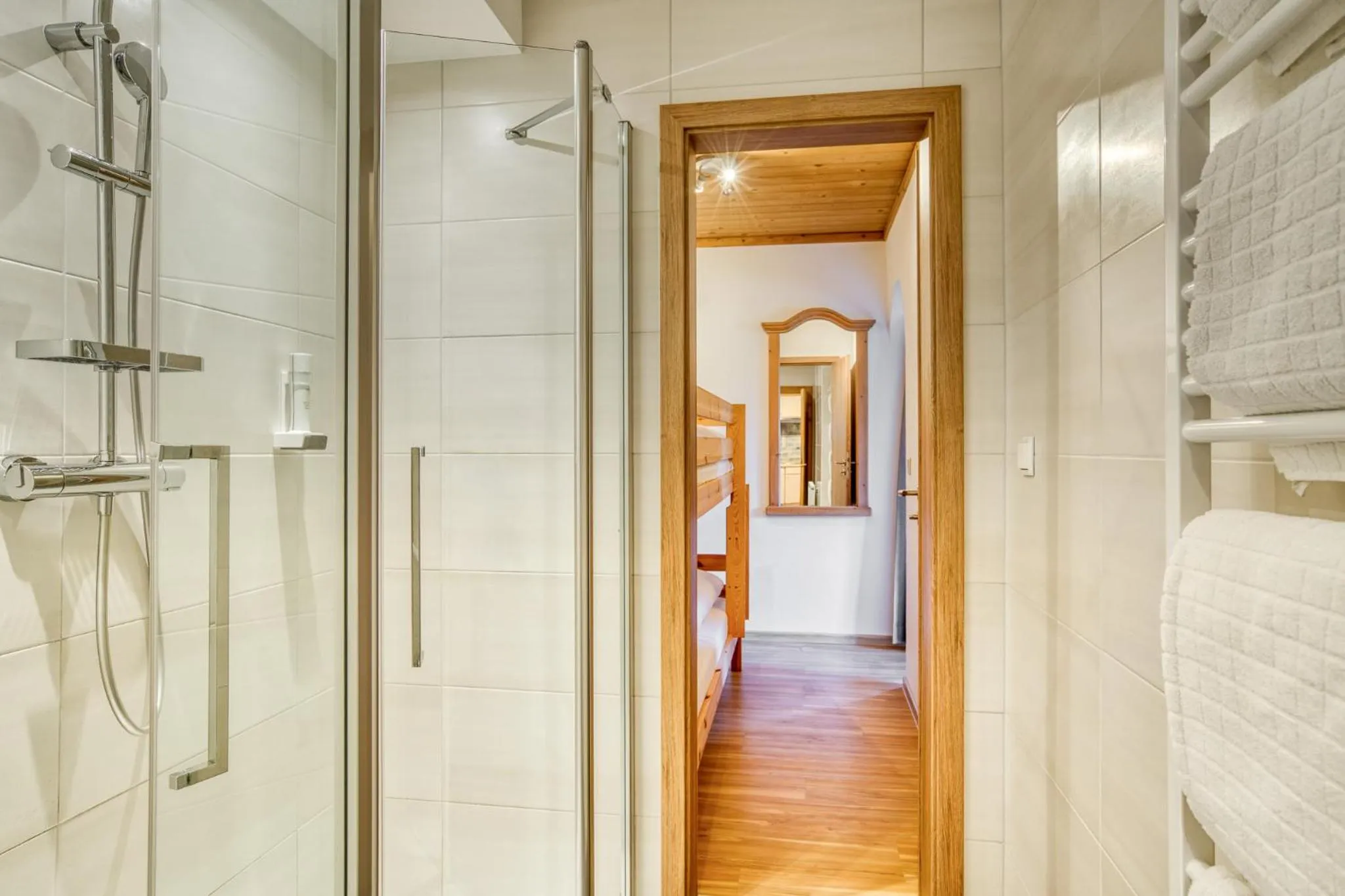 wardrobe in Boutiquehotel ZOMM in Seefeld