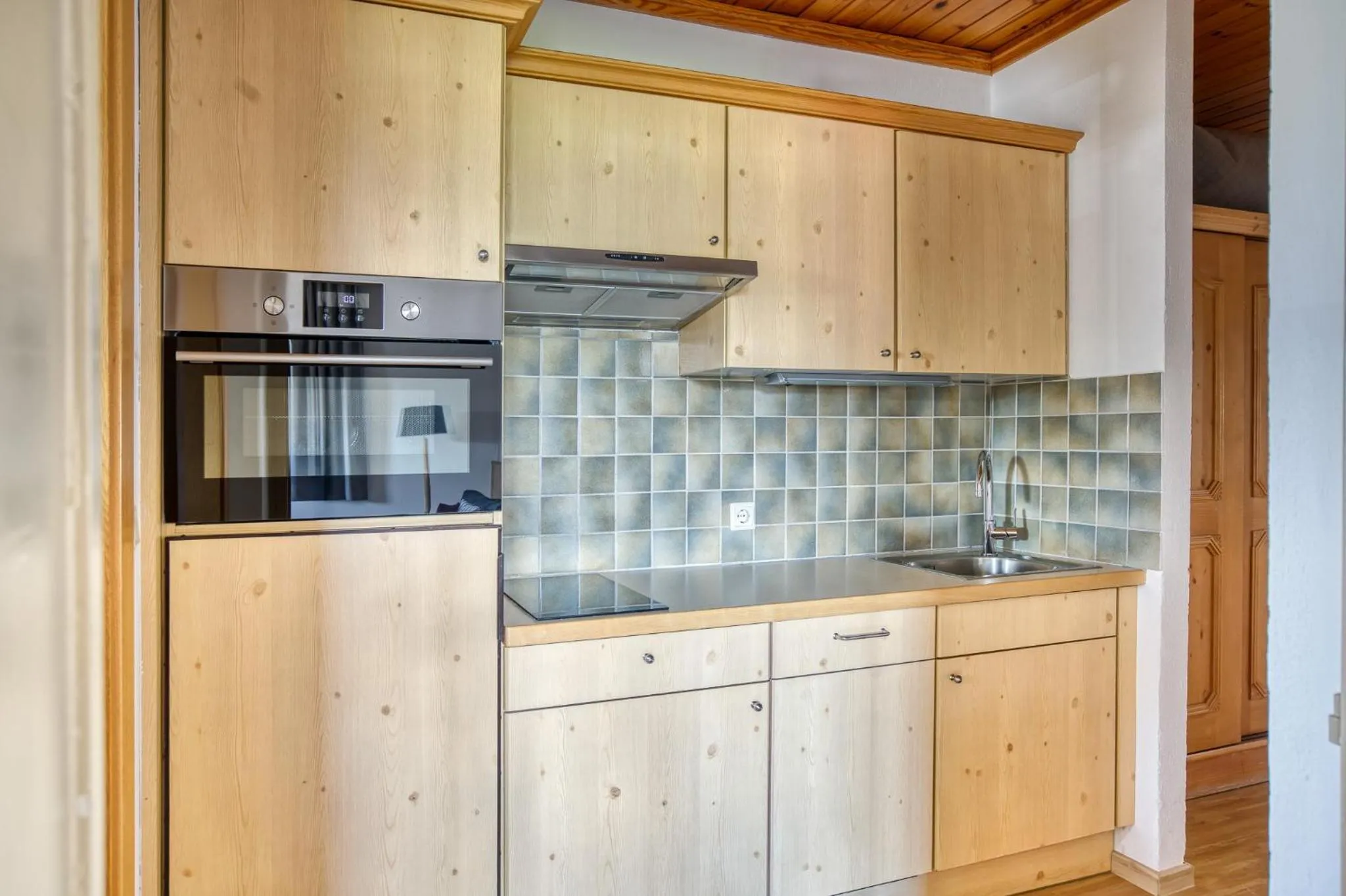 Kitchen or kitchenette in Boutiquehotel ZOMM in Seefeld