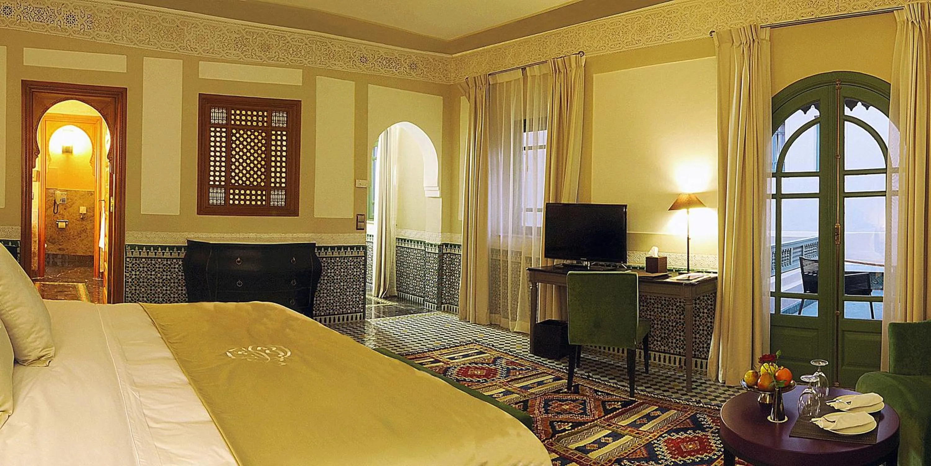 Photo of the whole room, Bed in Palais Faraj Suites & Spa