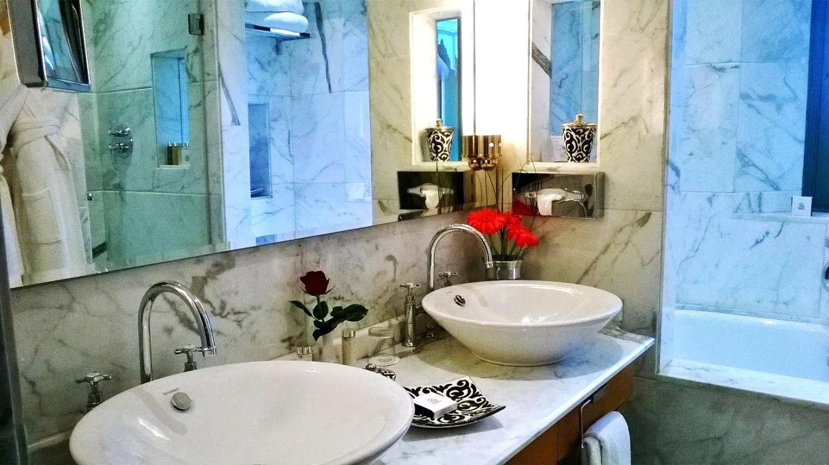 Bathroom in Palais Faraj Suites & Spa