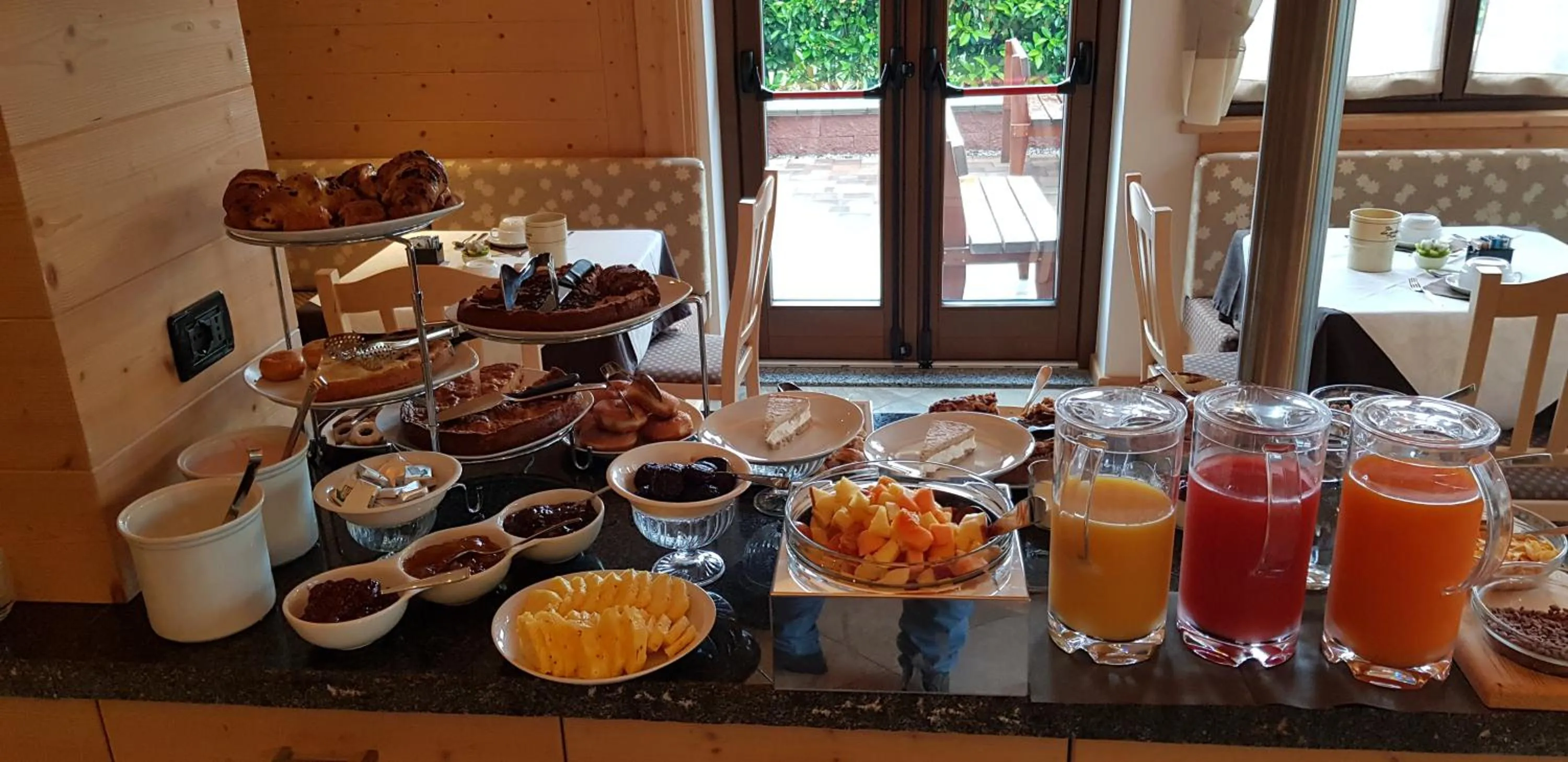 Lounge or bar in Hotel Garni My Ledro