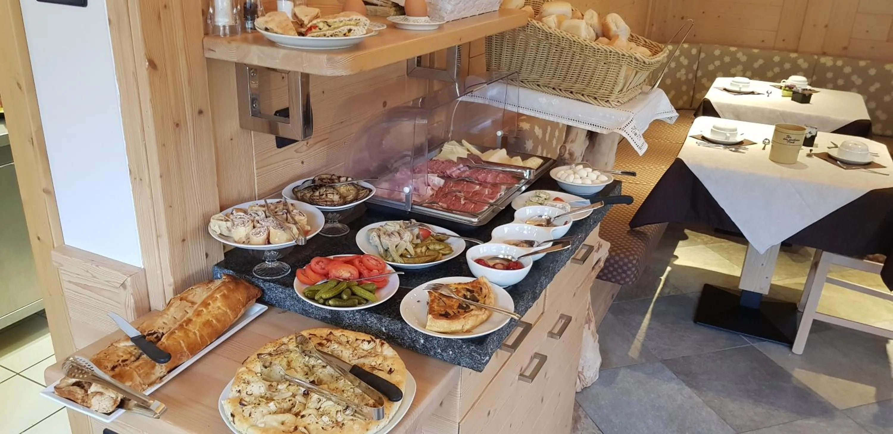 Buffet breakfast in Hotel Garni My Ledro