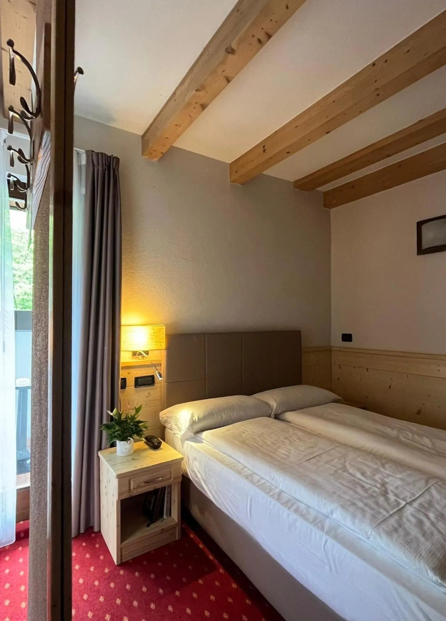 Bedroom, Bed in Hotel Garni My Ledro