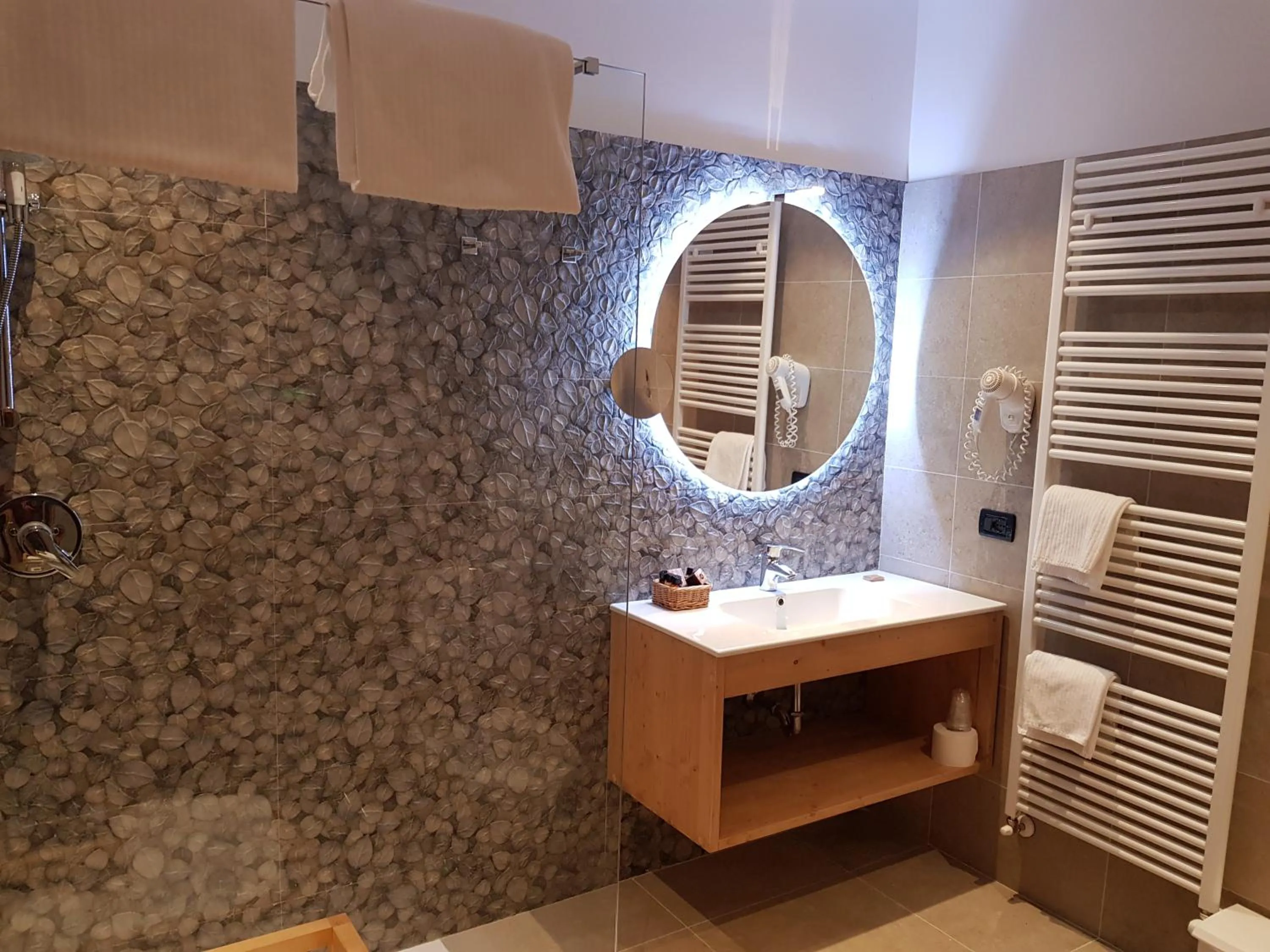 Bathroom in Hotel Garni My Ledro
