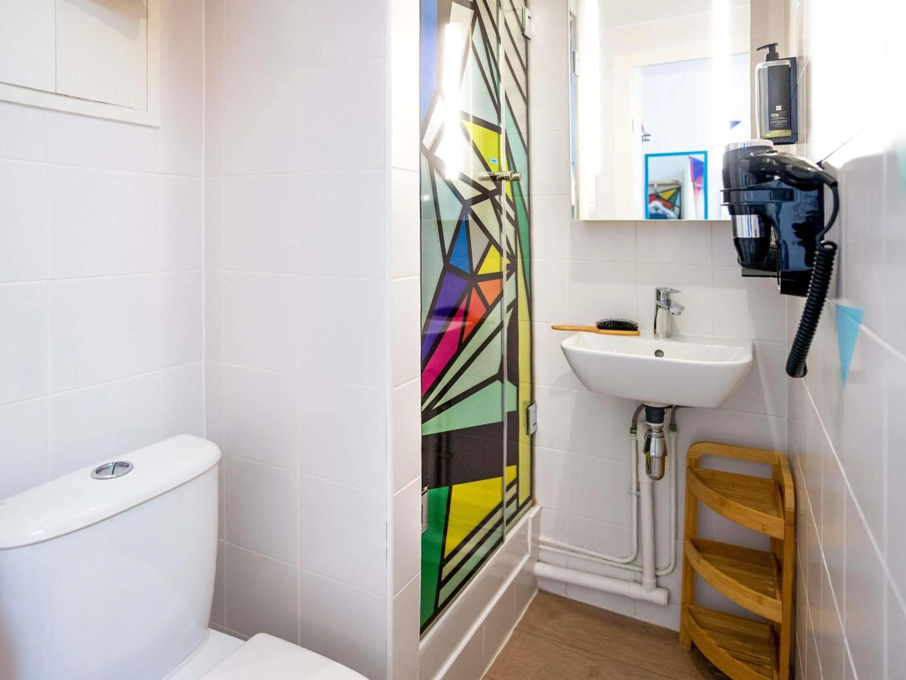 Bedroom in ibis Styles Paris Maine Montparnasse