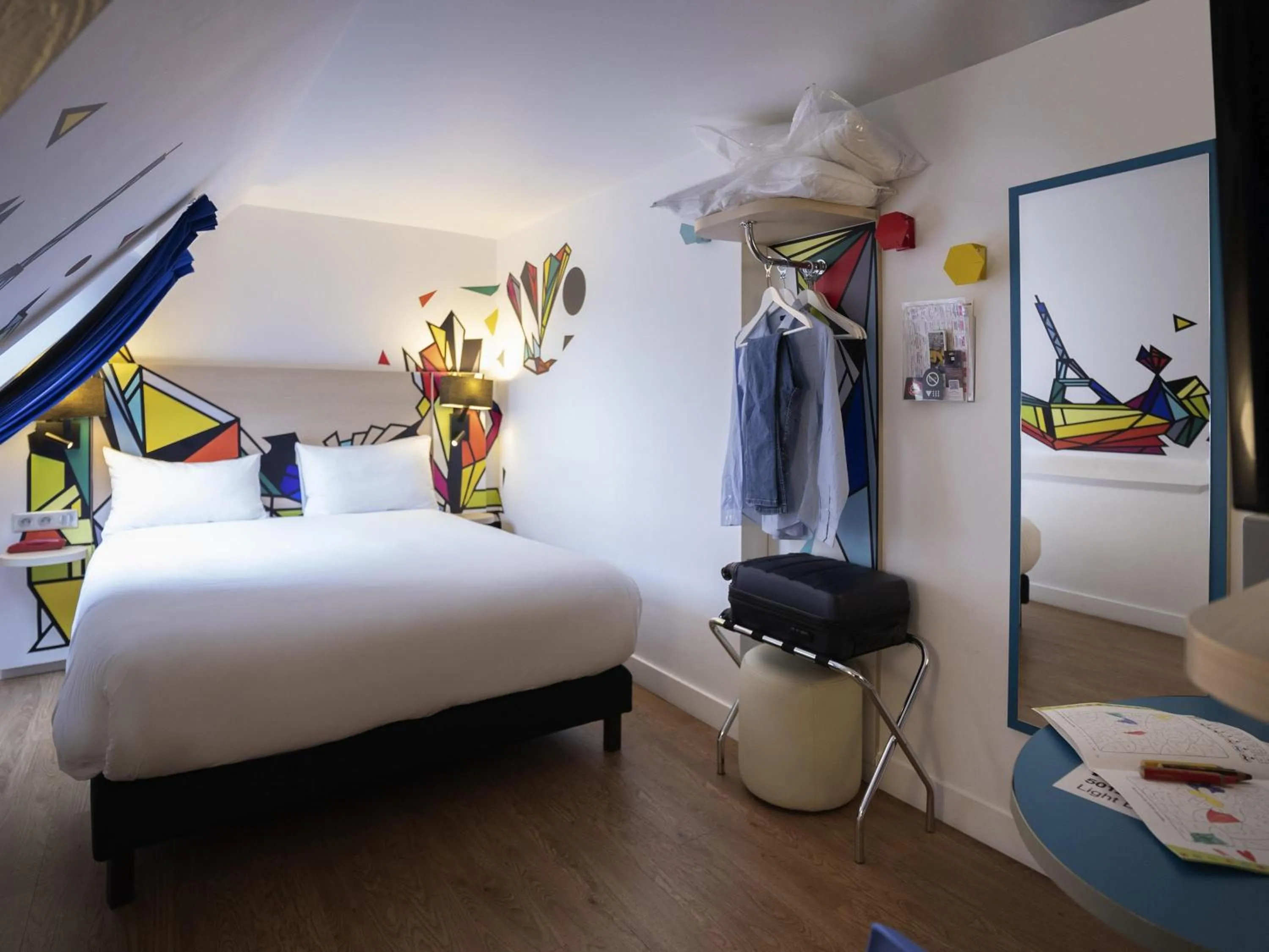 Bedroom, Bed in ibis Styles Paris Maine Montparnasse