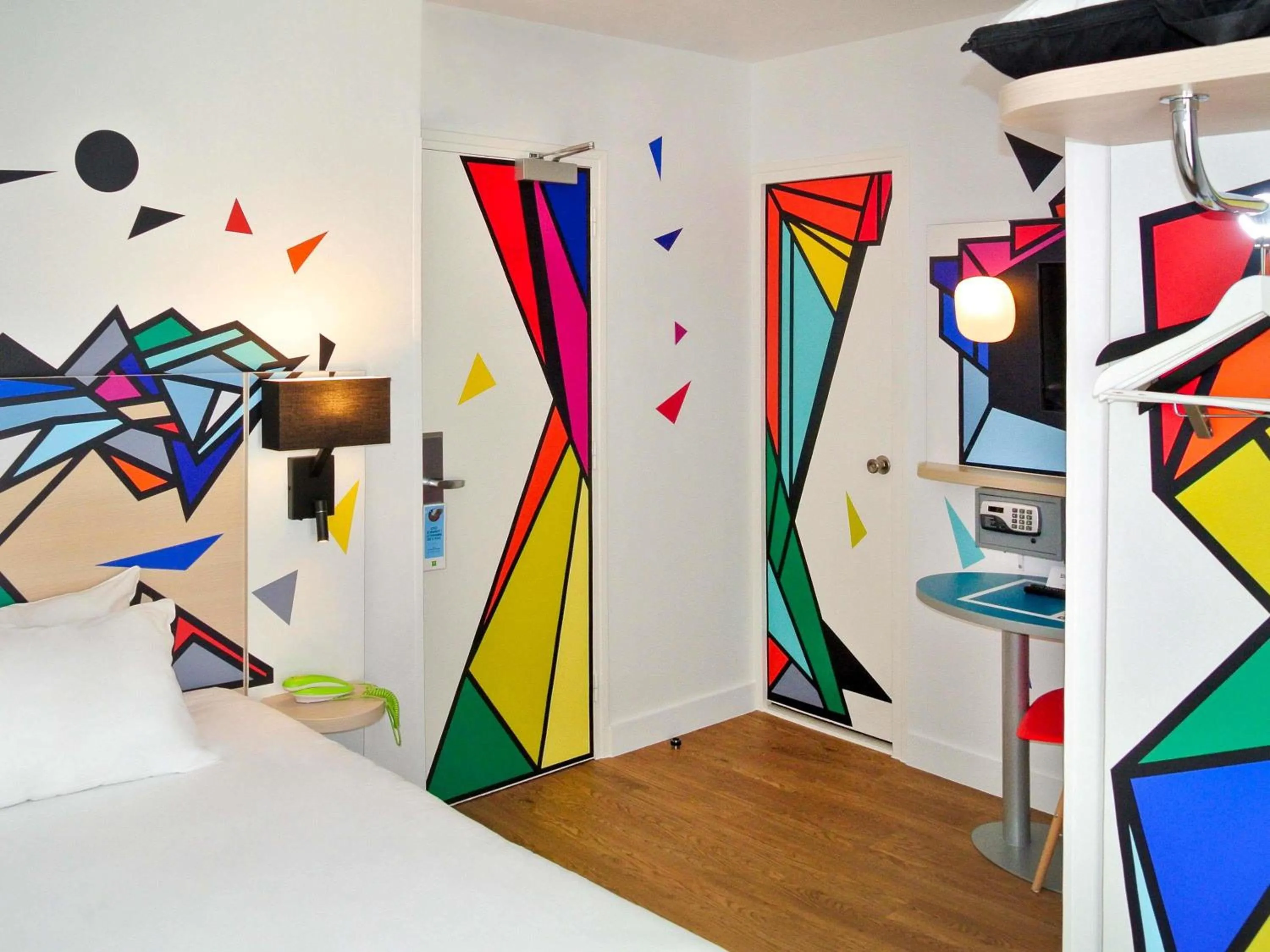 Bedroom, Bed in ibis Styles Paris Maine Montparnasse