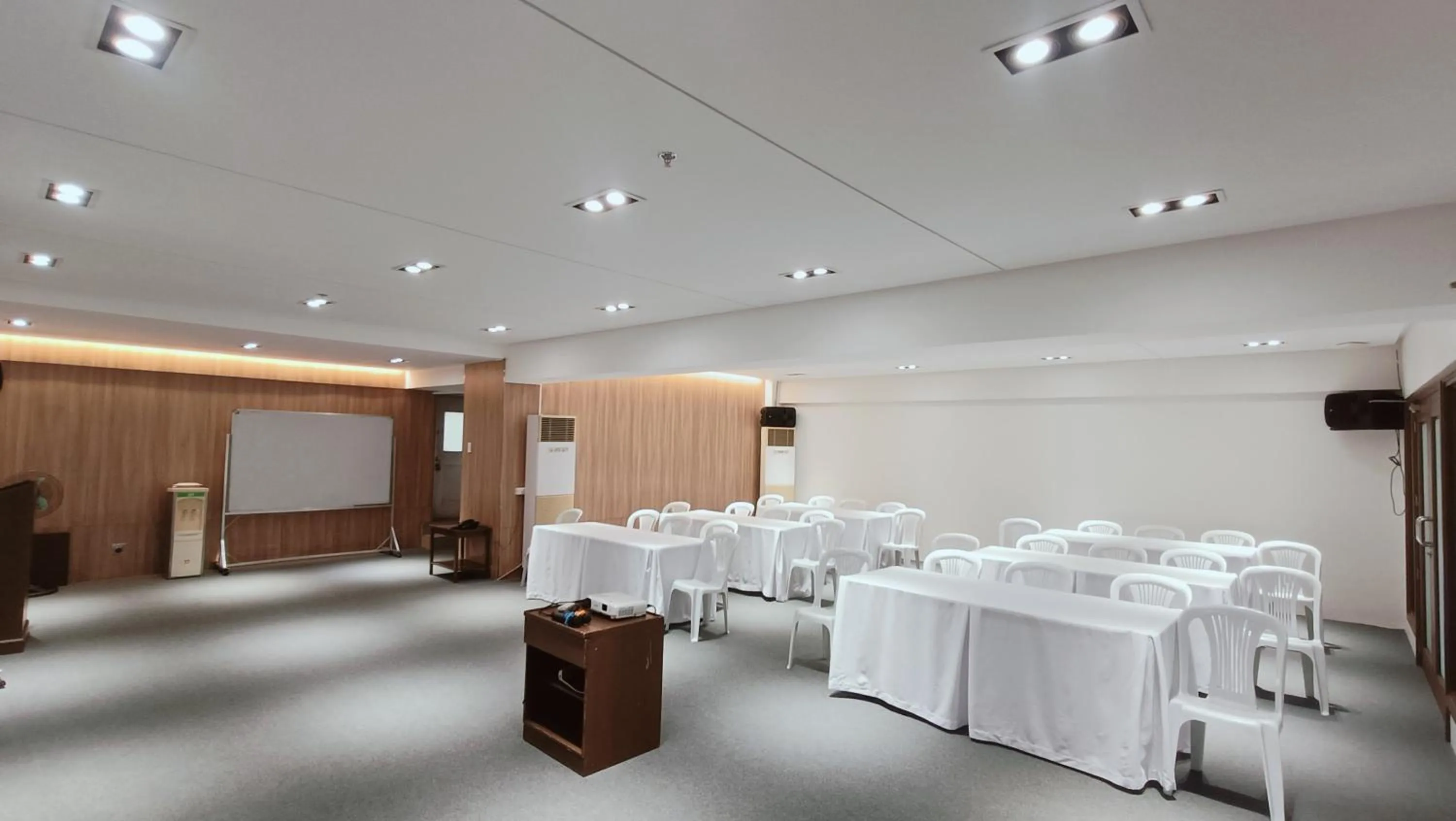 Banquet/Function facilities in Tropicana Suites