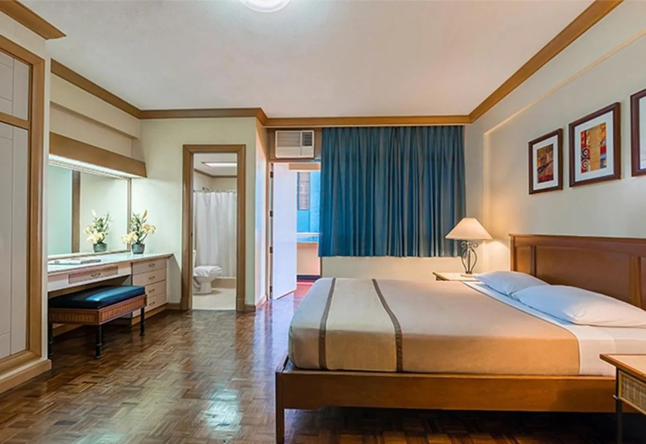 Bedroom, Bed in Tropicana Suites