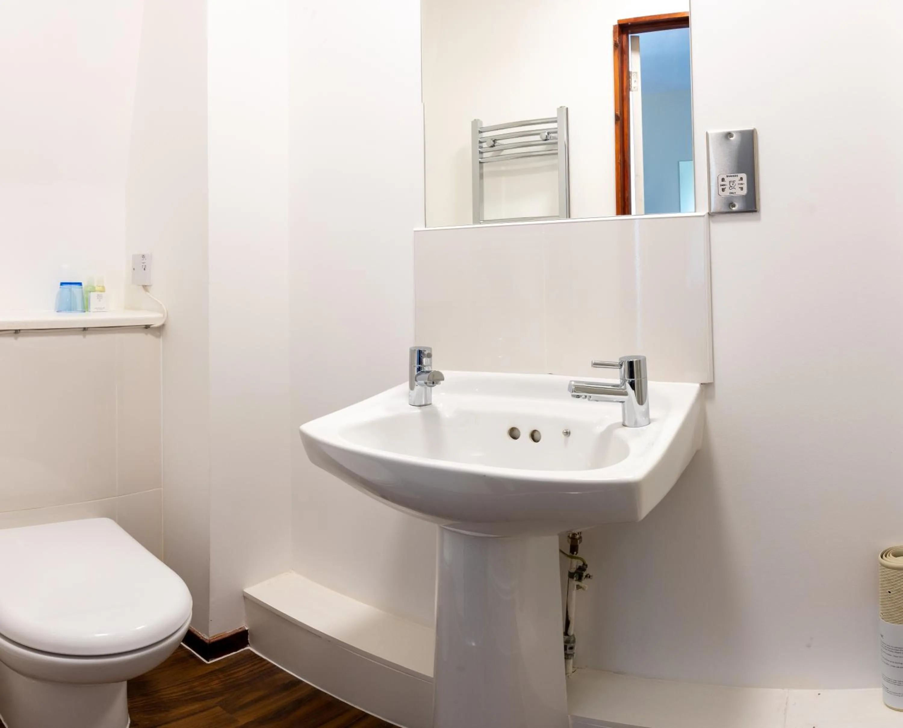 Bathroom in Kings Arms Hotel - A Bespoke Hotel