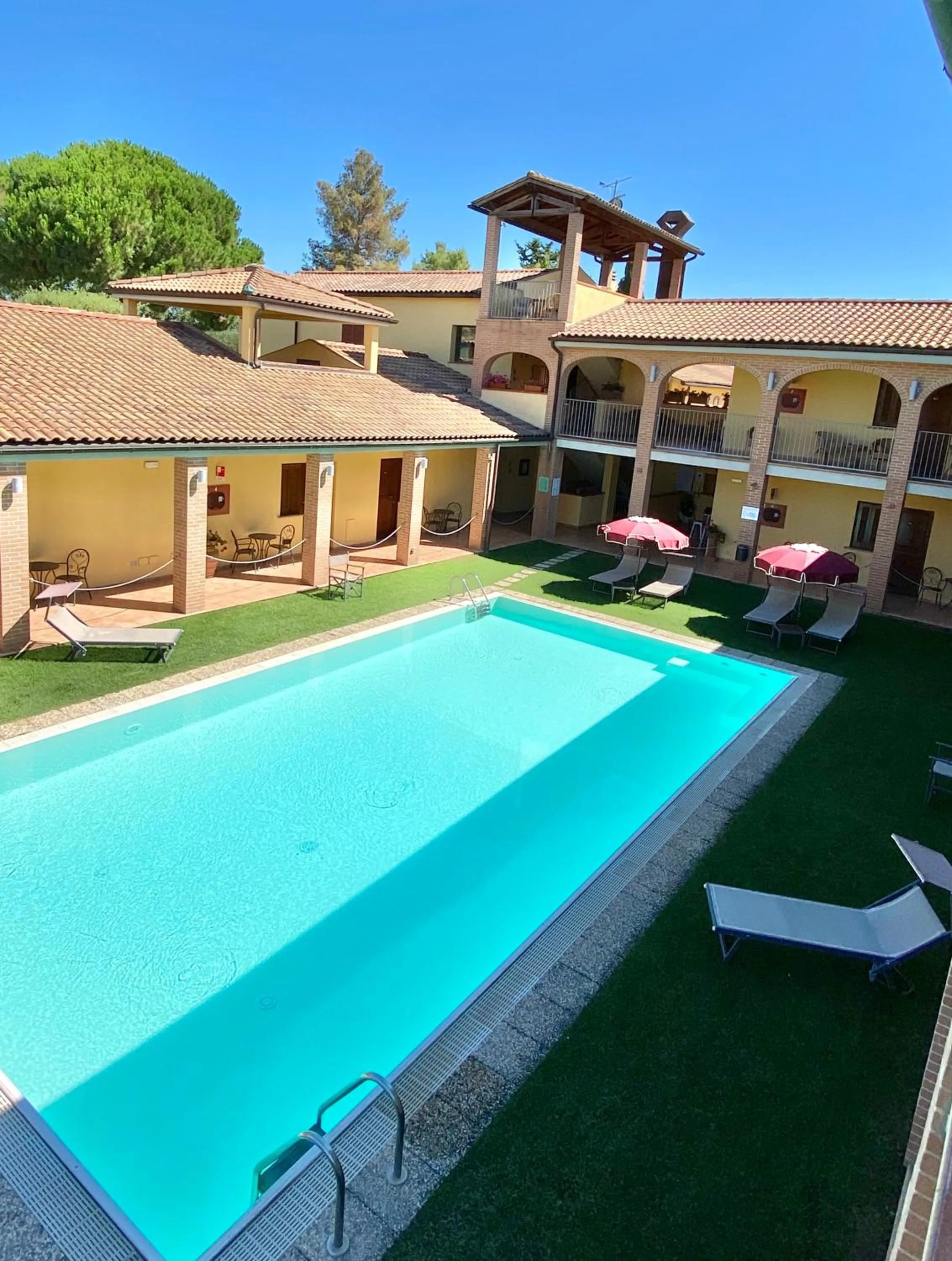 Property building in Hotel Ristorante Le Querciolaie dei Ricci