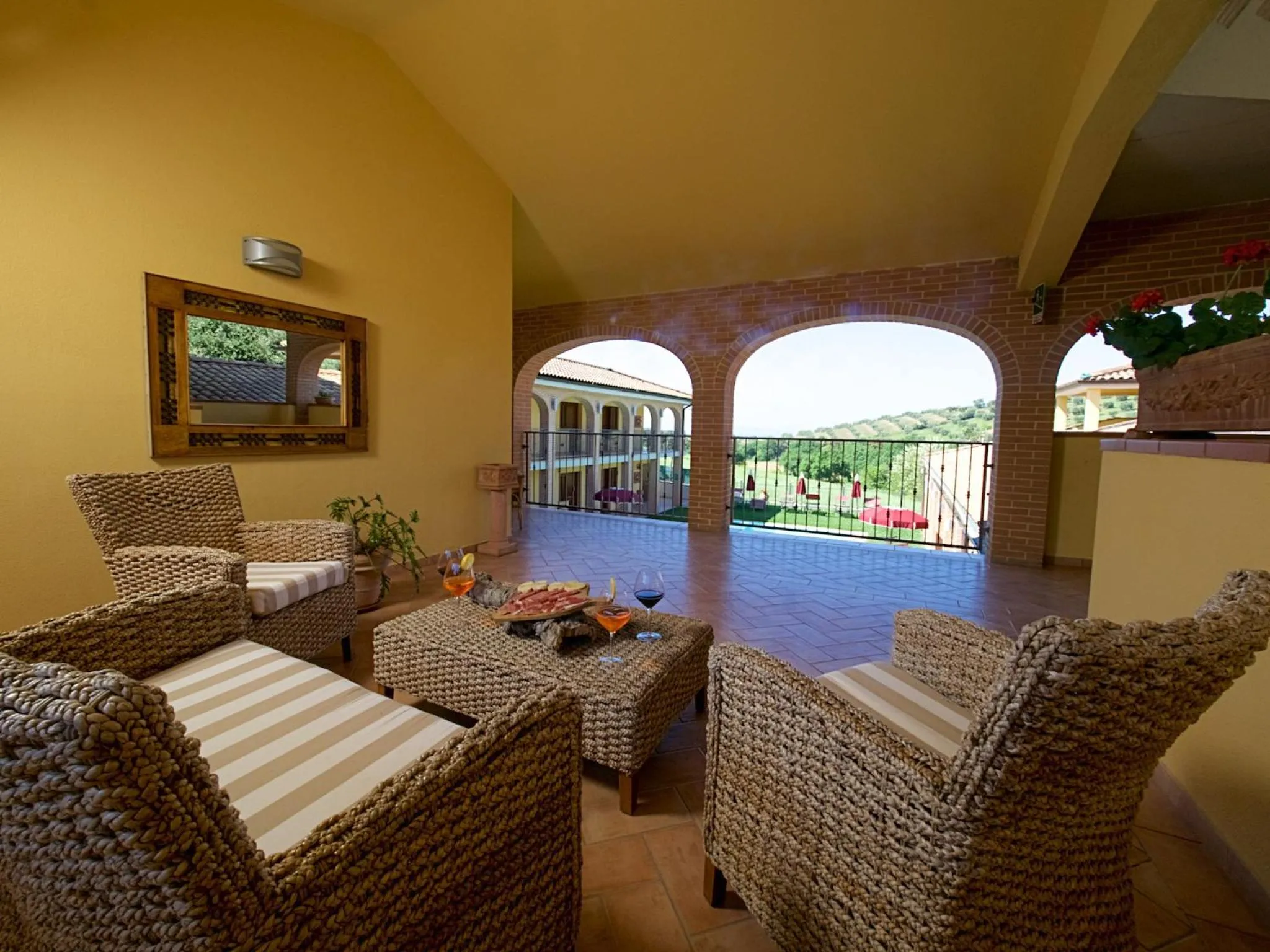 Patio in Hotel Ristorante Le Querciolaie dei Ricci