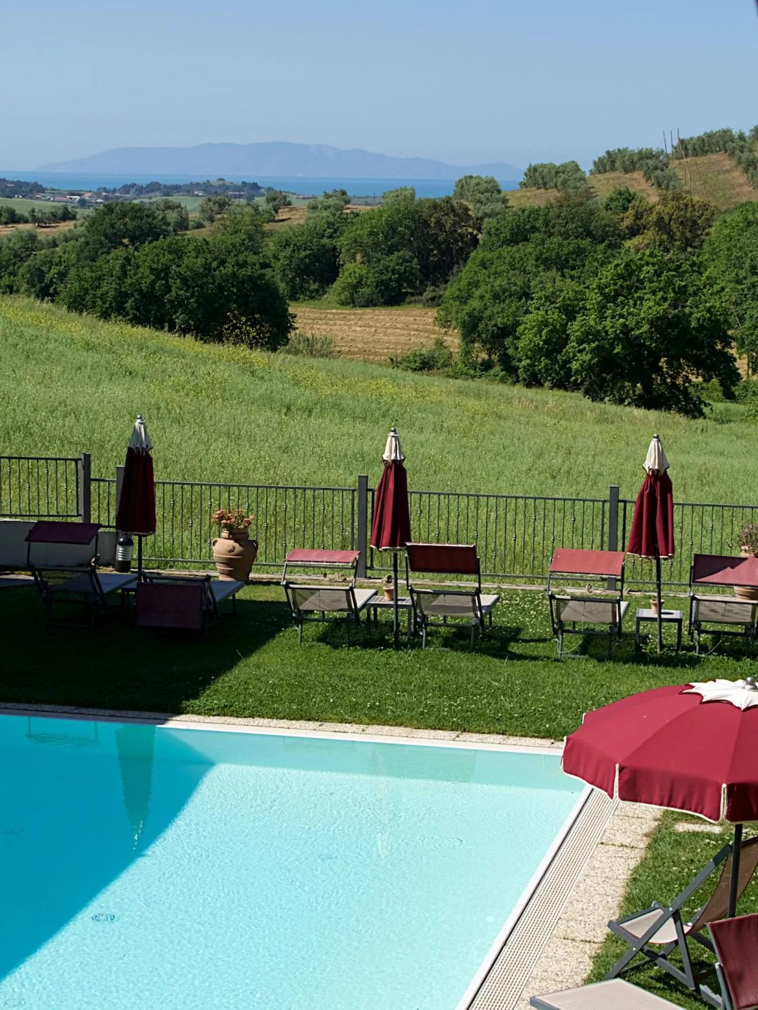 Pool view in Hotel Ristorante Le Querciolaie dei Ricci
