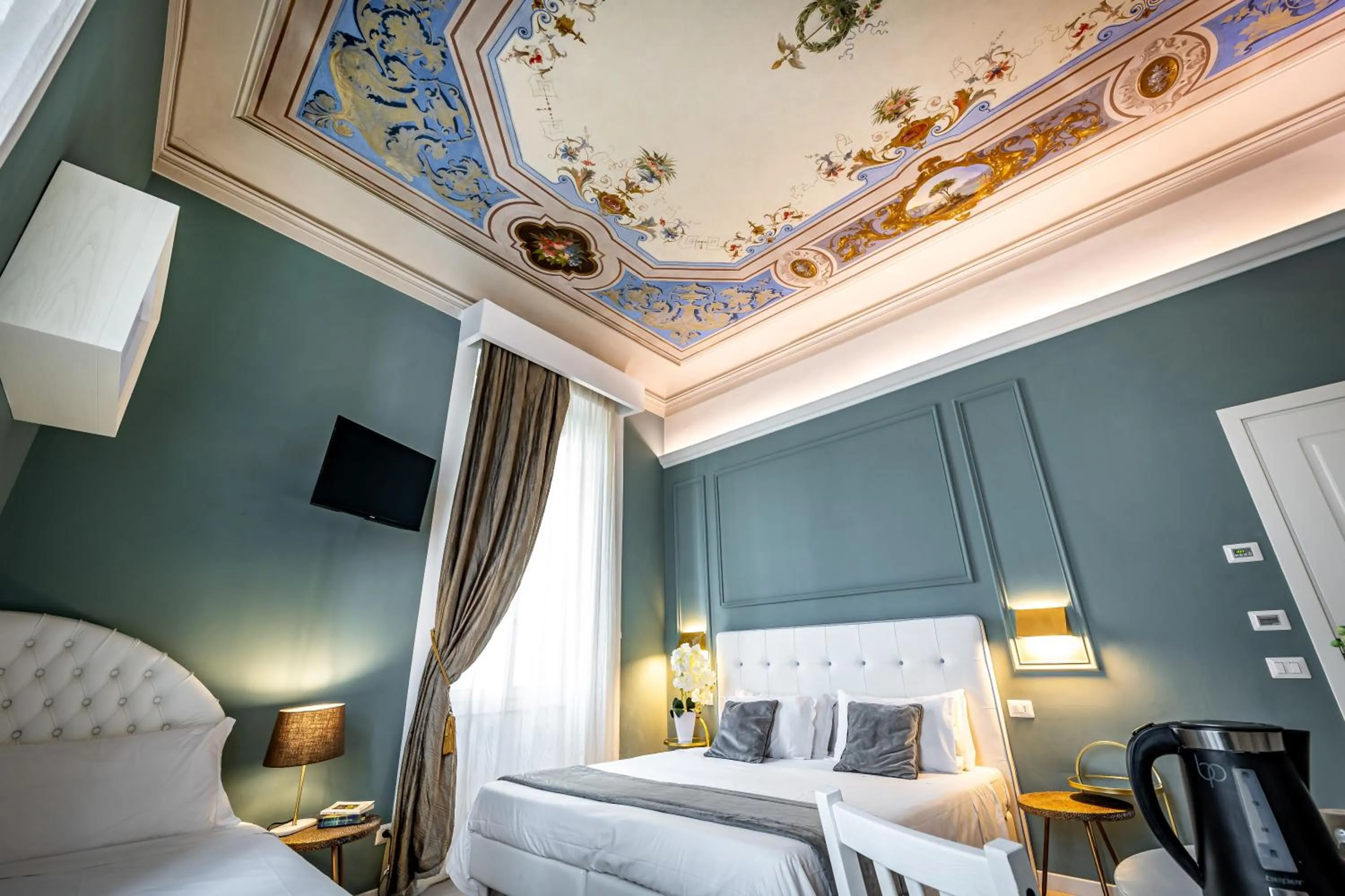 Photo of the whole room, Bed in Boutique Hotel La Casa di Morfeo