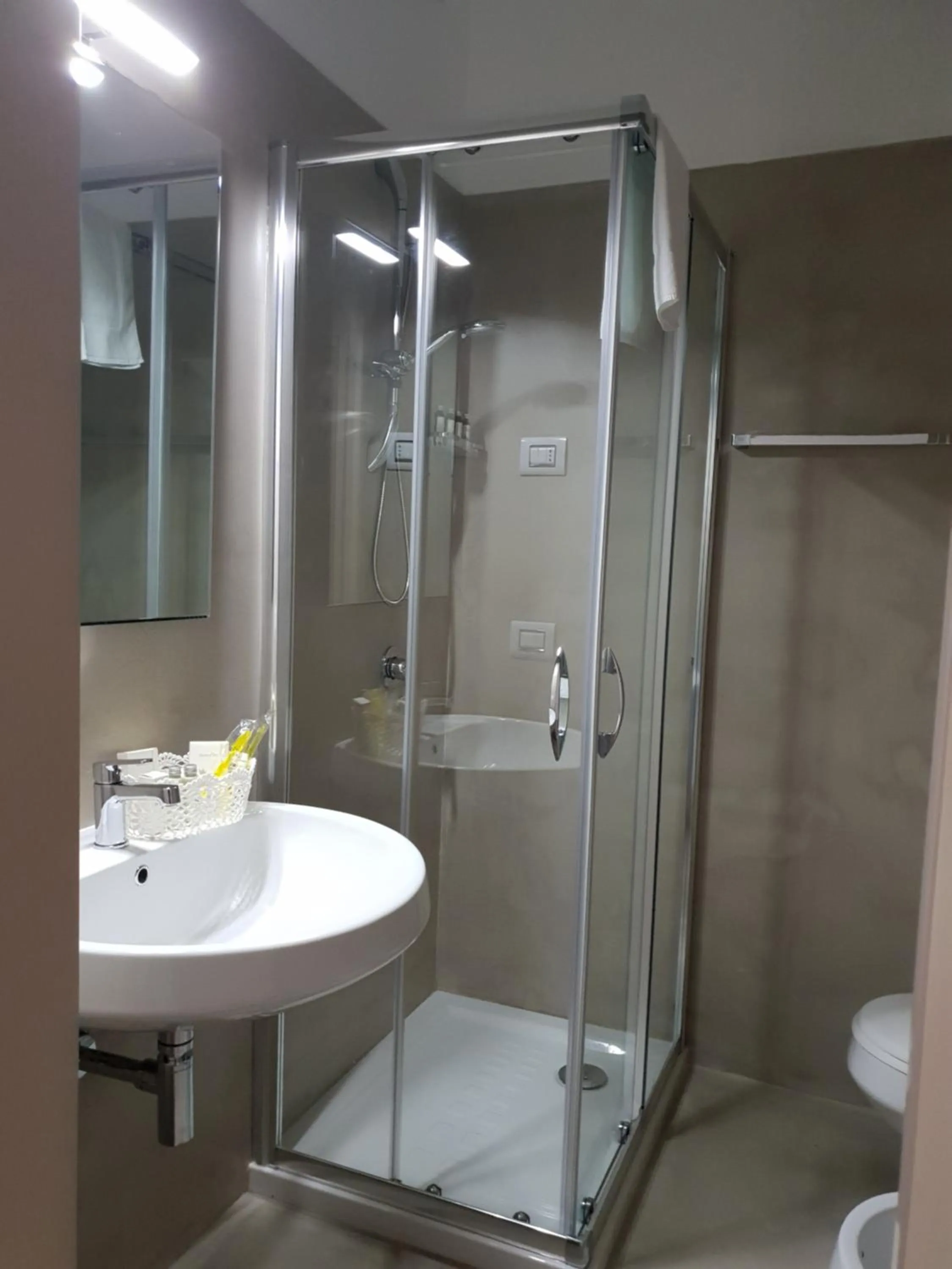 Shower in Villa Natia