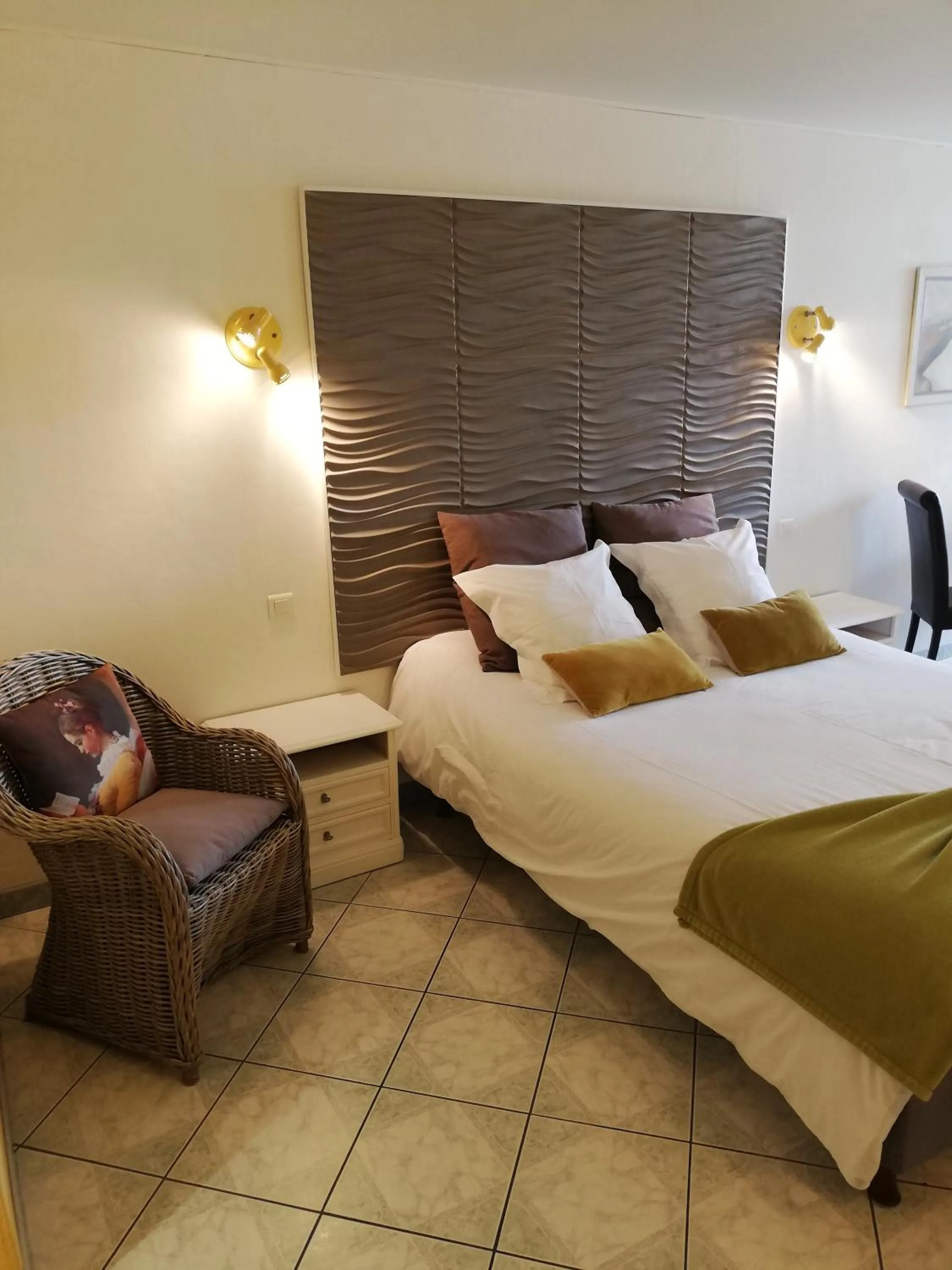 Photo of the whole room, Bed in Chambre d'hôtes La Potinière