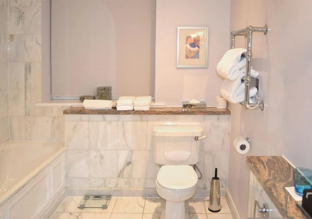 Bathroom in Taj 51 Buckingham Gate Suites and Residences