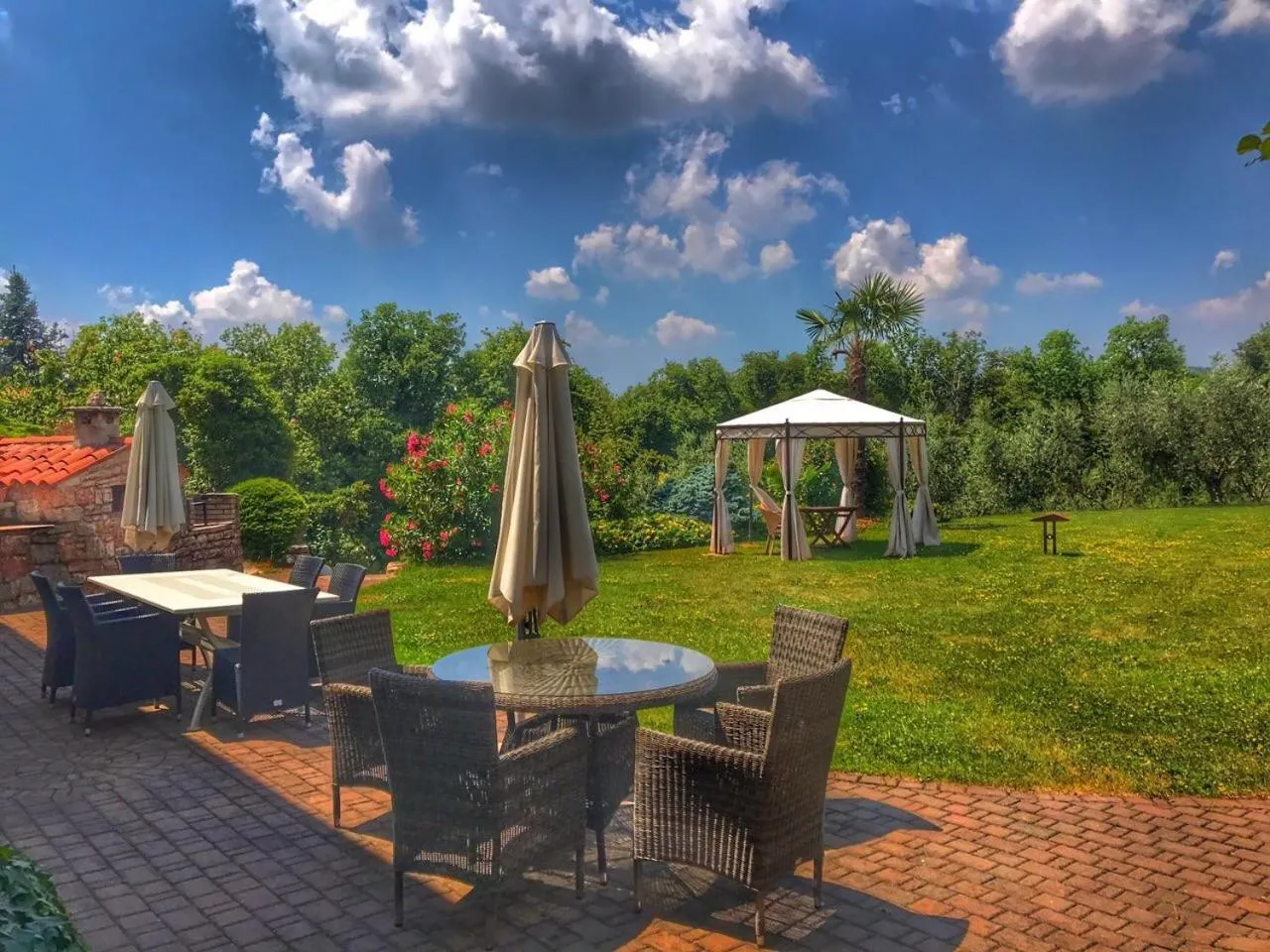 Garden view in B&B Romy Rocker