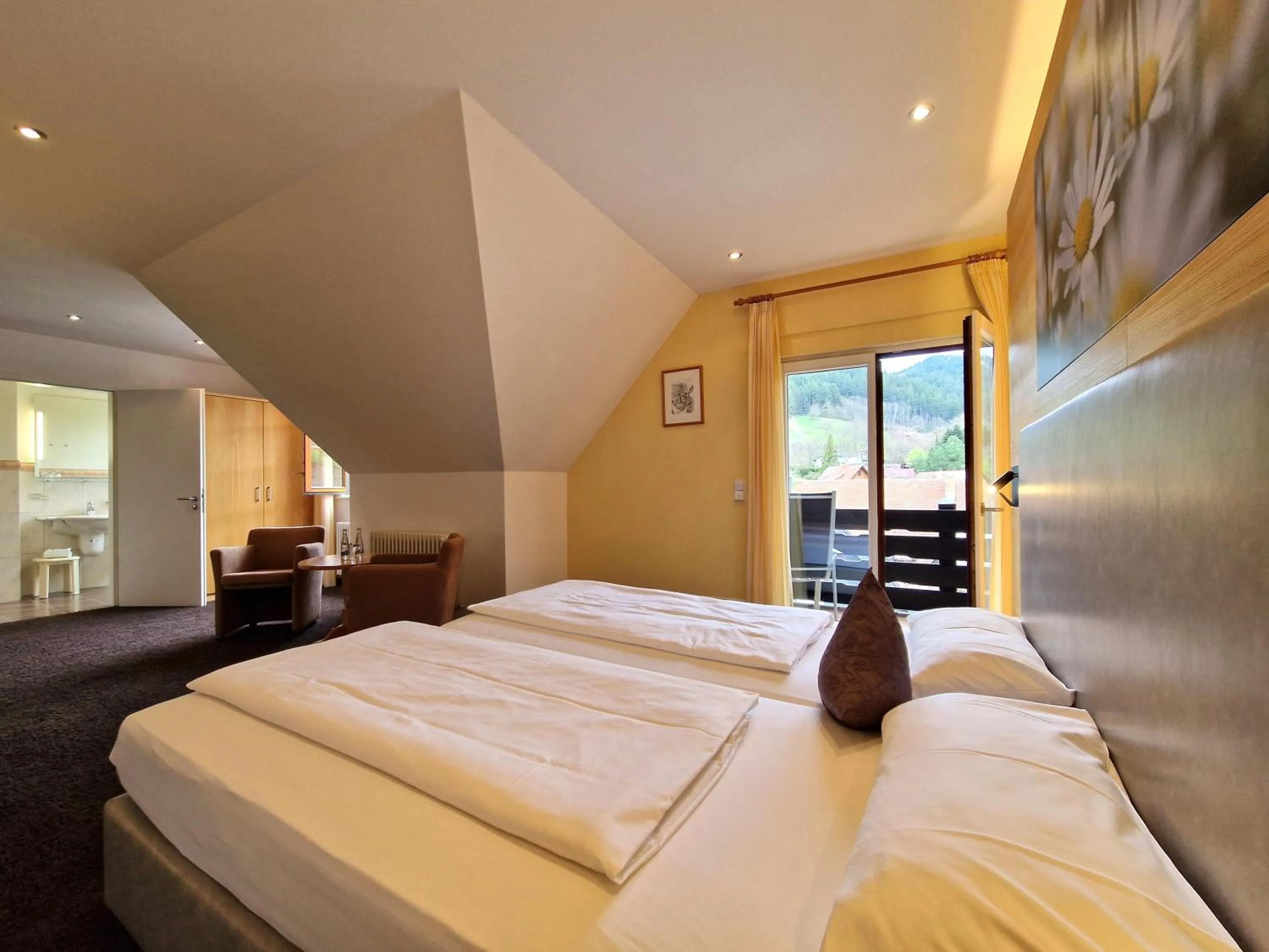 Bed in Mosers Blume Relax & Genuss Hotel