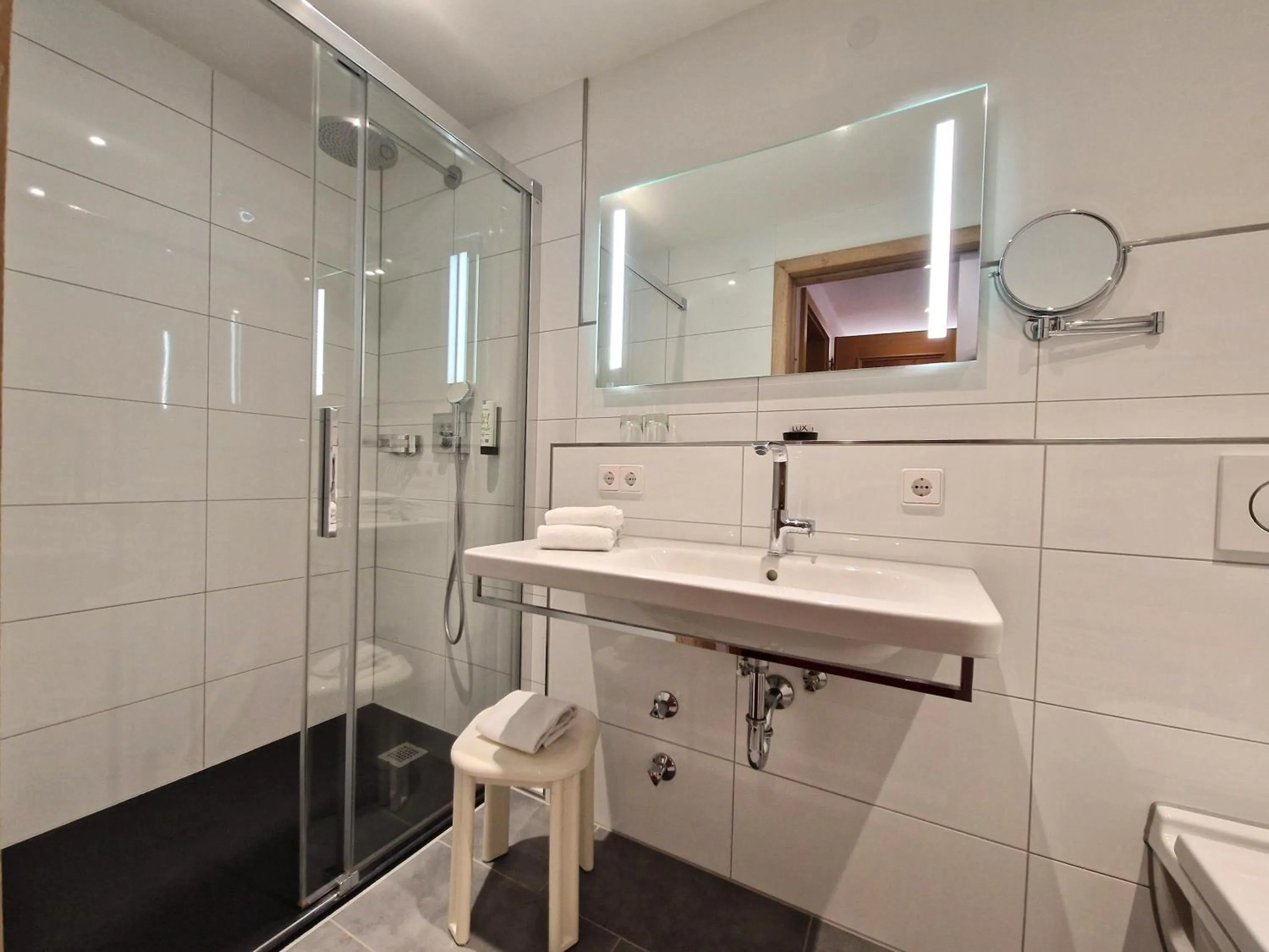 Shower in Mosers Blume Relax & Genuss Hotel