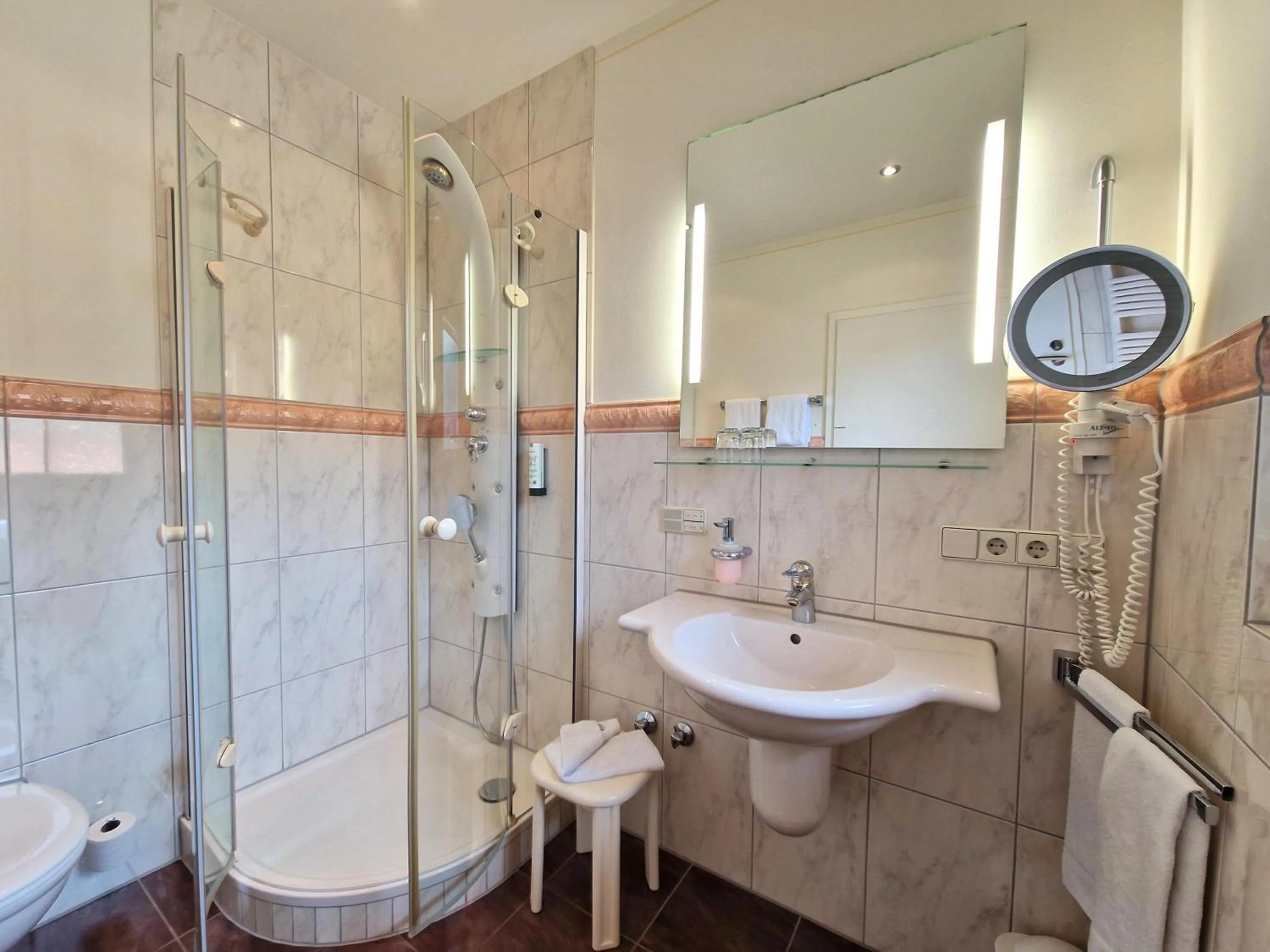 Shower in Mosers Blume Relax & Genuss Hotel