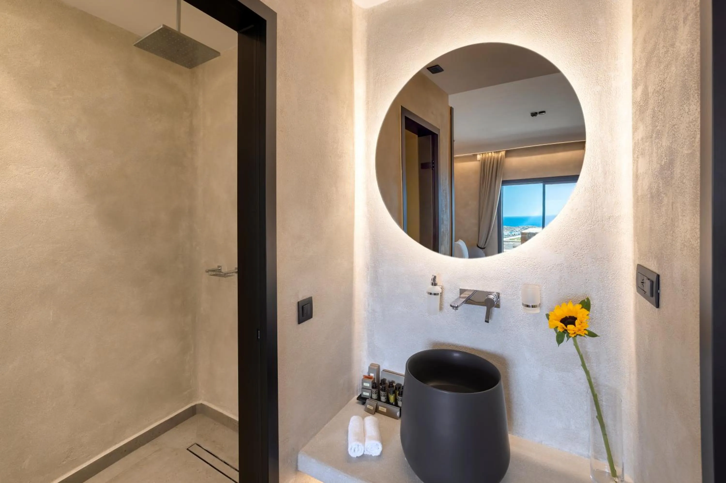 Shower in Tropicana Hotel , Suites & Villas Mykonos