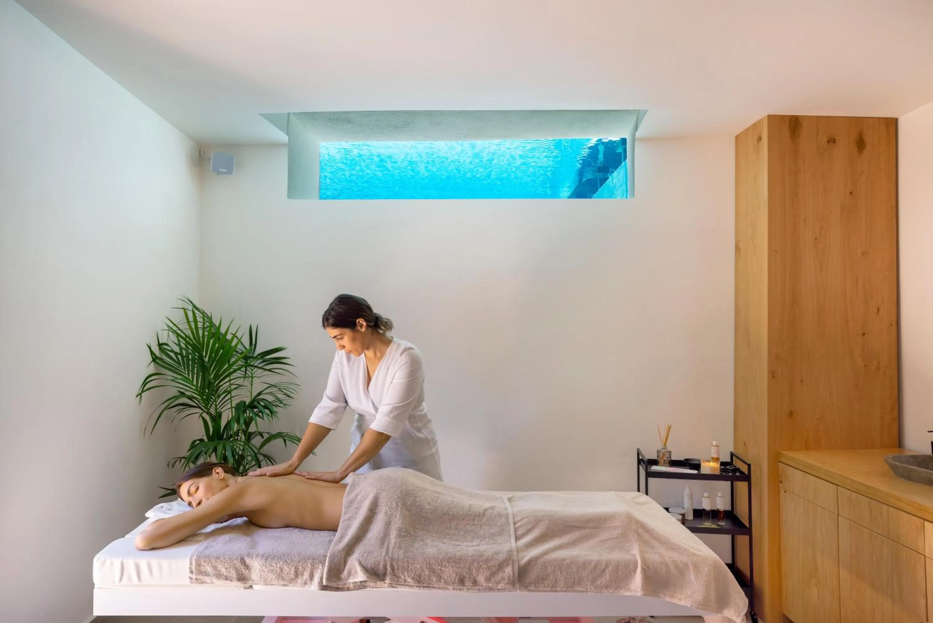 Massage in Tropicana Hotel , Suites & Villas Mykonos