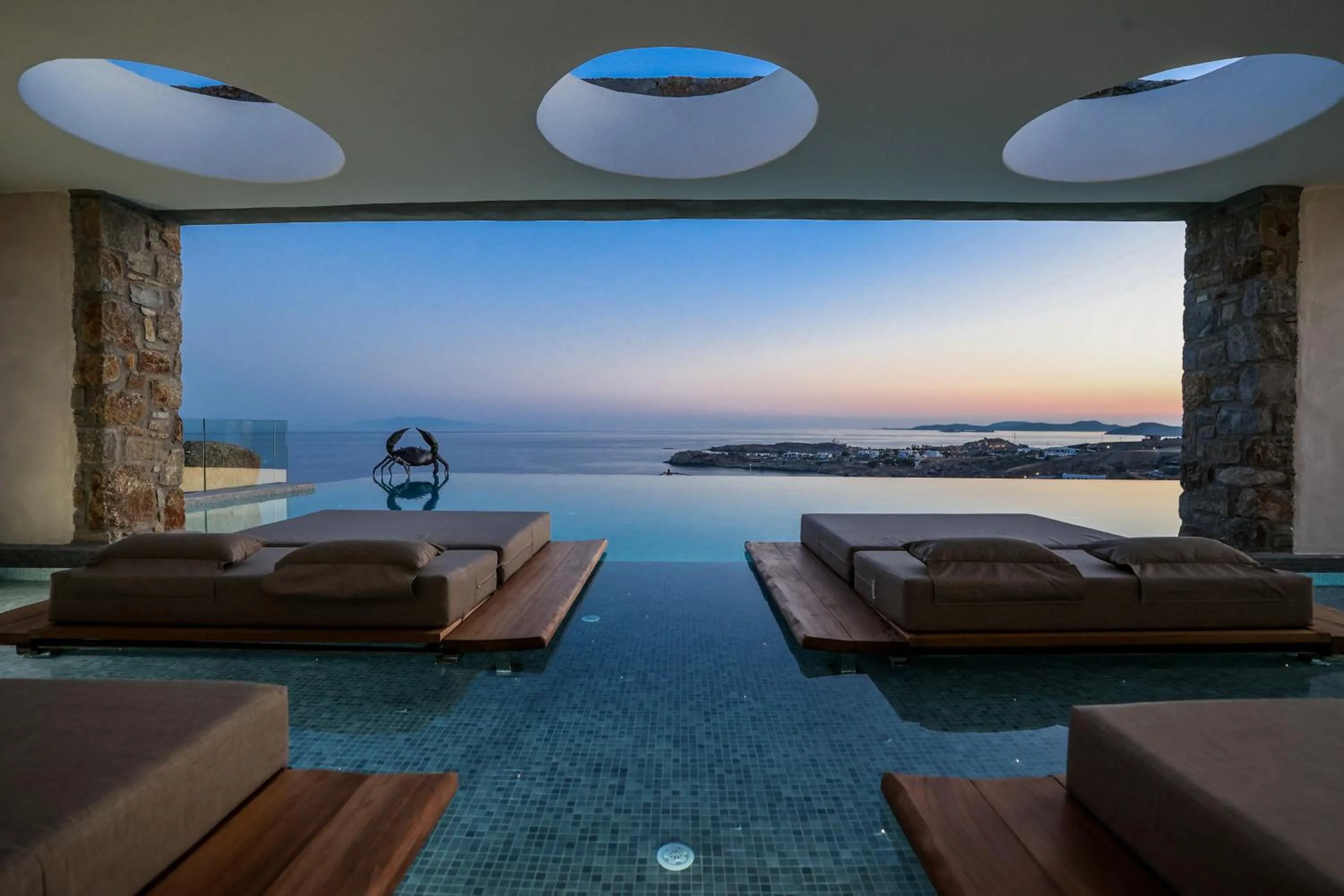 Swimming pool, Bed in Tropicana Hotel , Suites & Villas Mykonos
