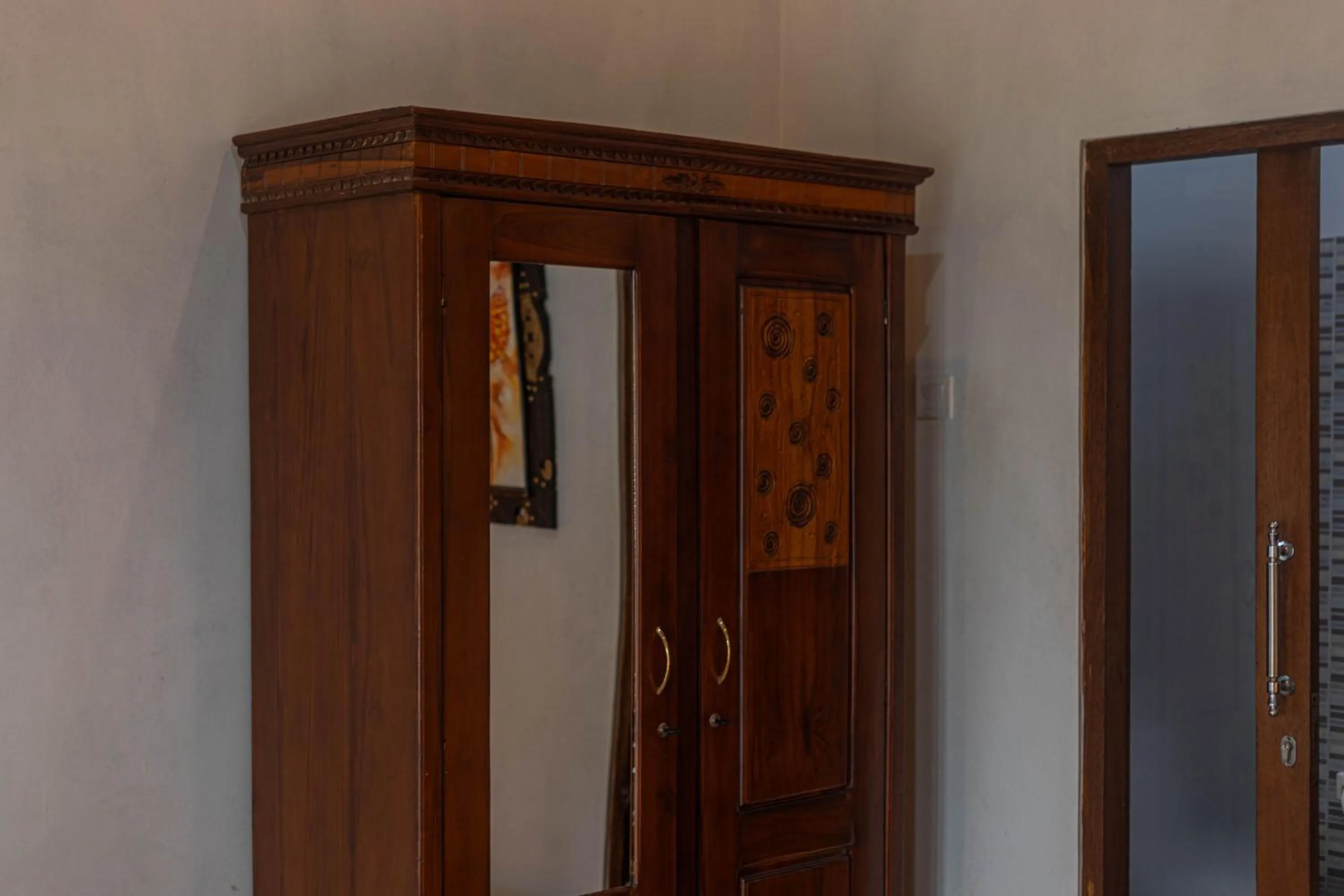 Decorative detail in Swan Beach Inn