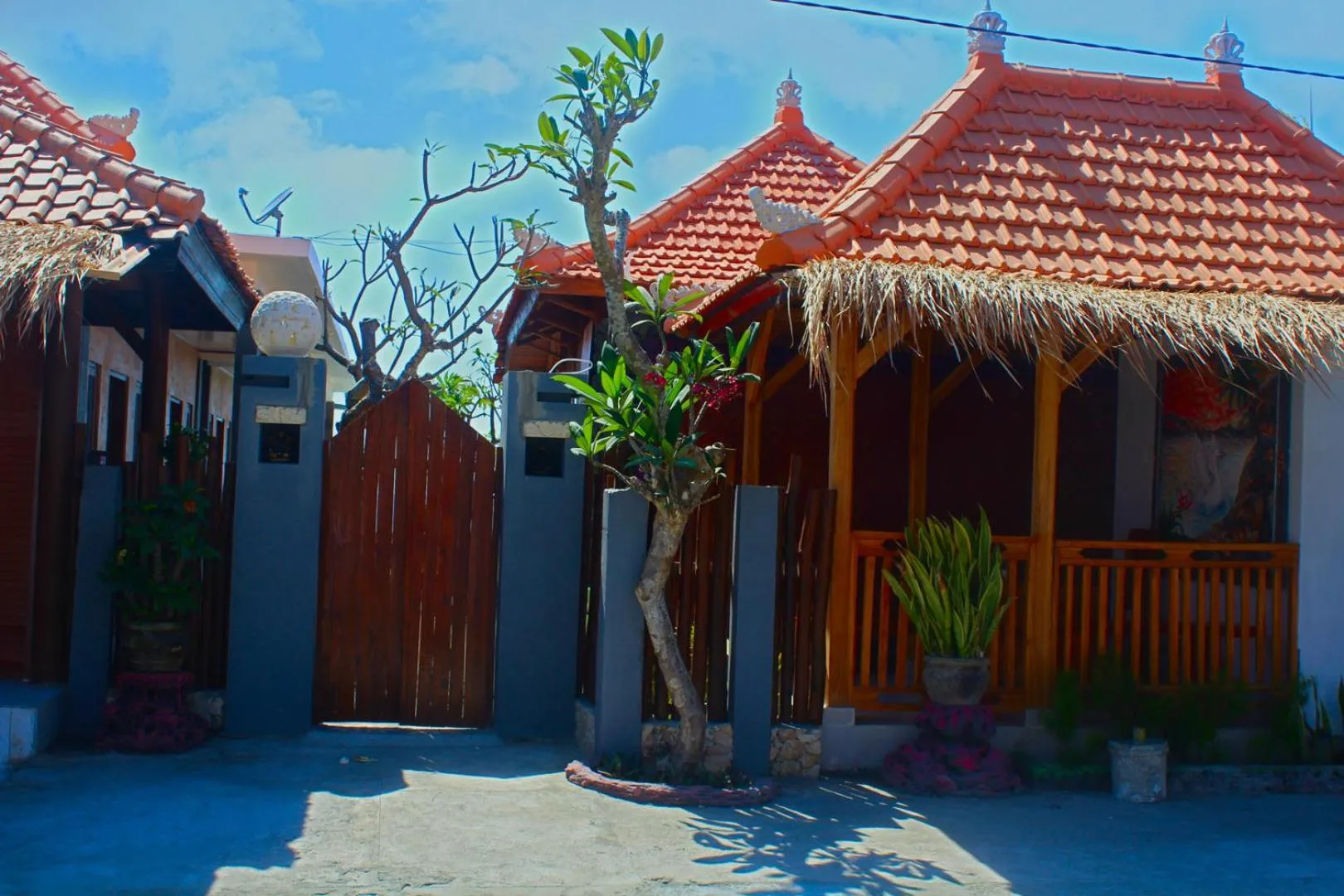 Property building in Swan Beach Inn