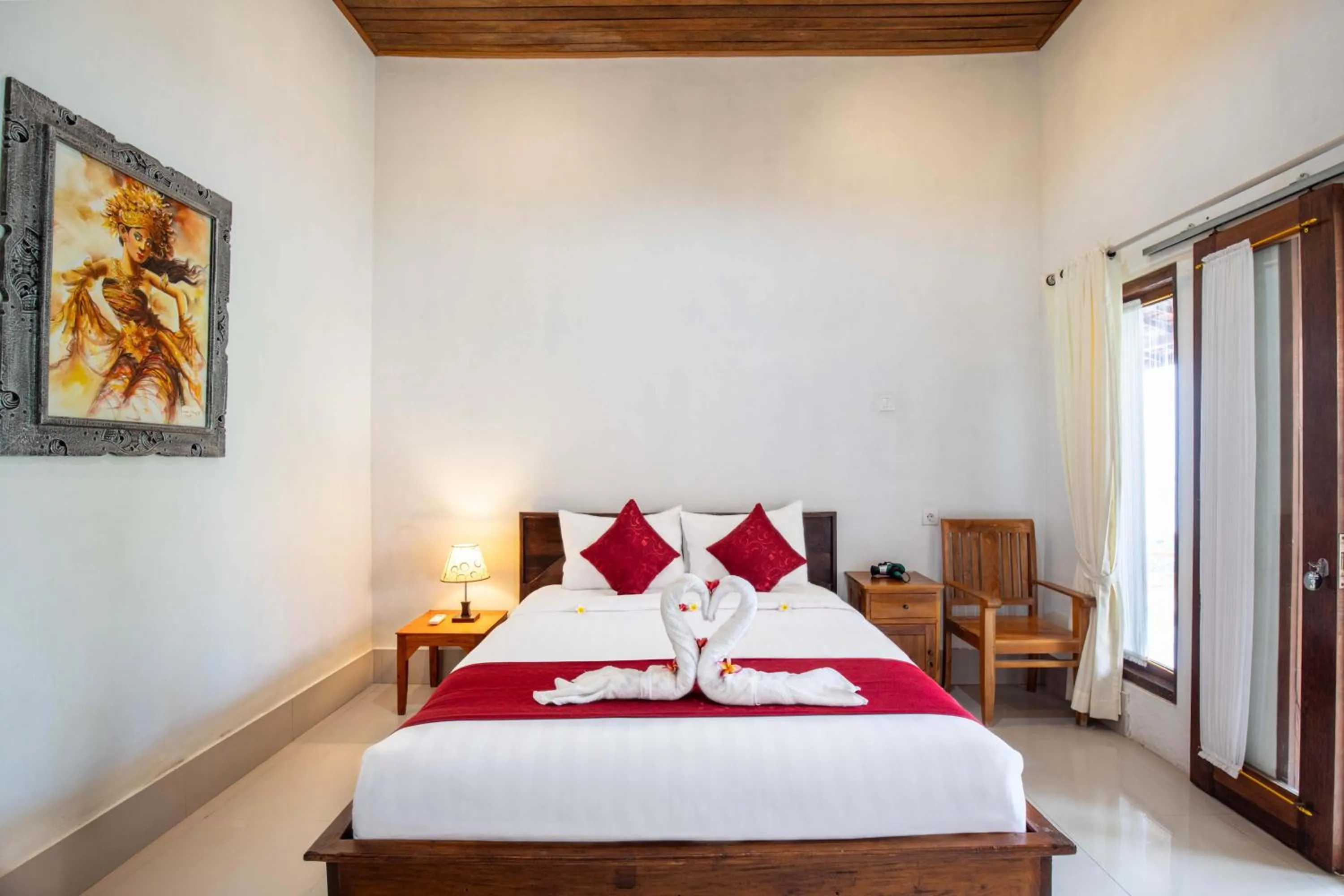 Bedroom, Bed in Swan Beach Inn