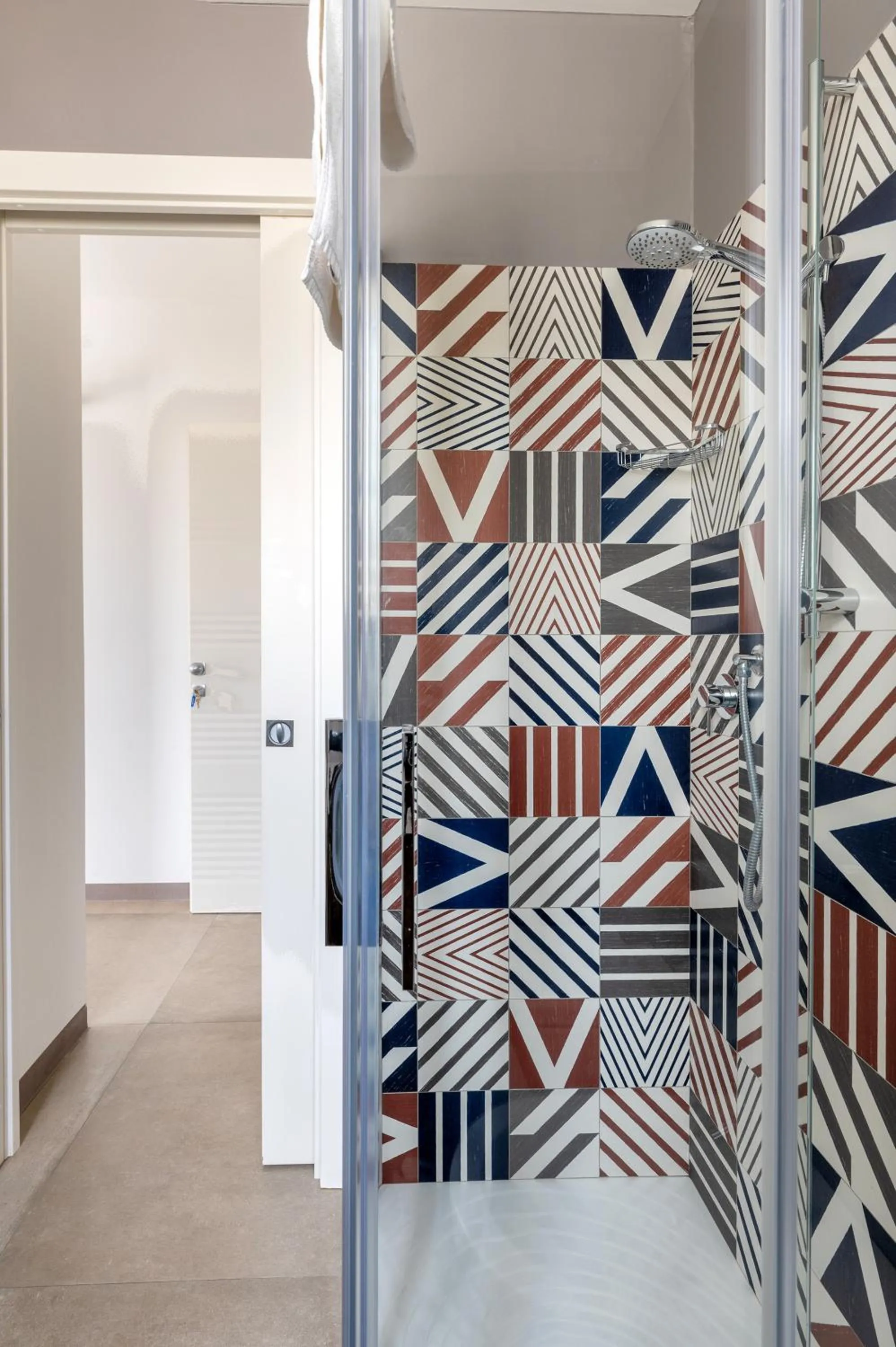 Shower in Serafini Rooms