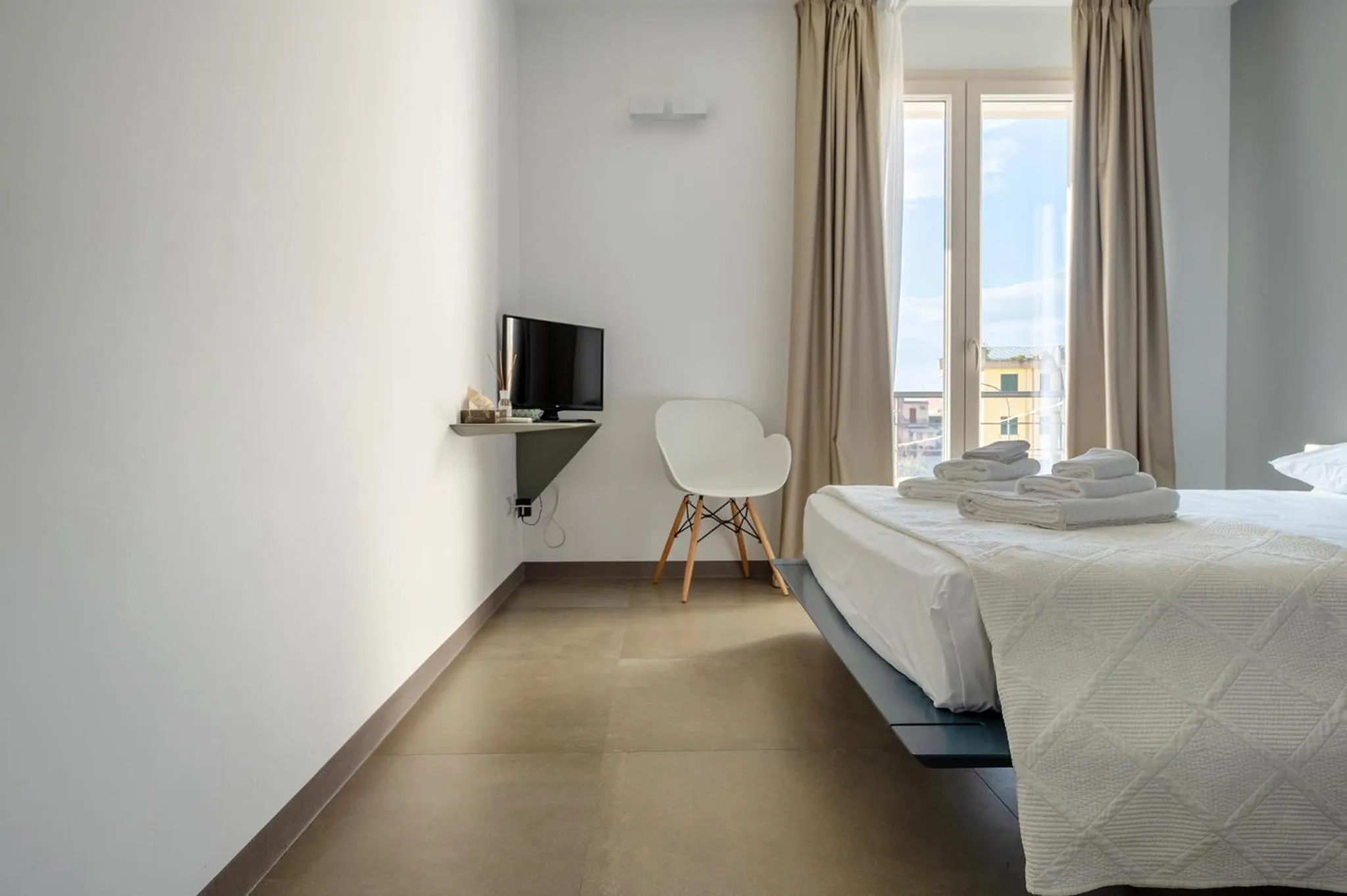 Photo of the whole room, Bed in Serafini Rooms