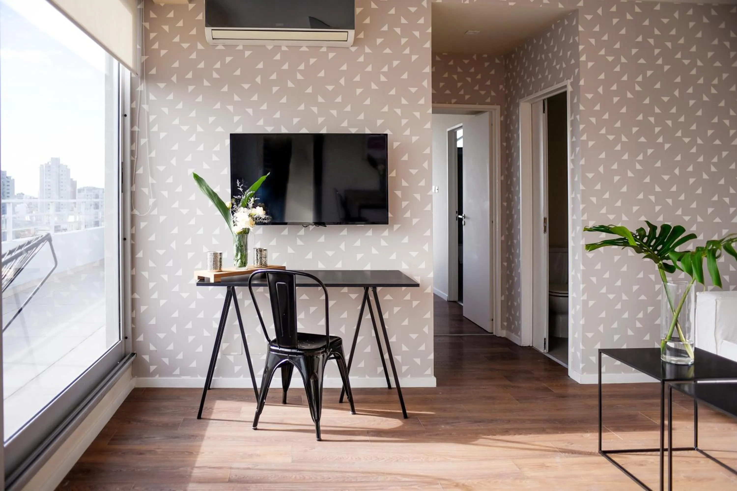 Communal lounge/ TV room in Top Rentals WOW Nuñez