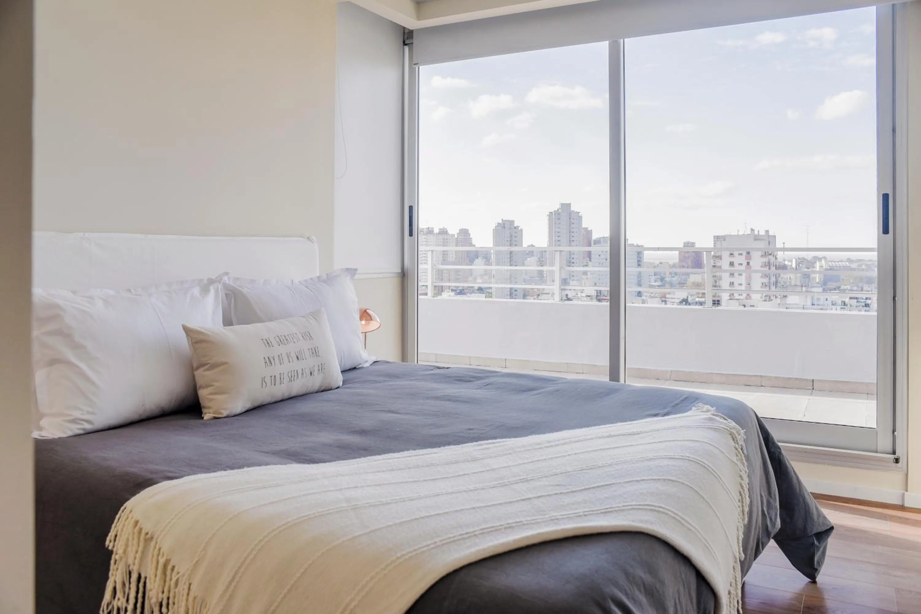 Bed in Top Rentals WOW Nuñez