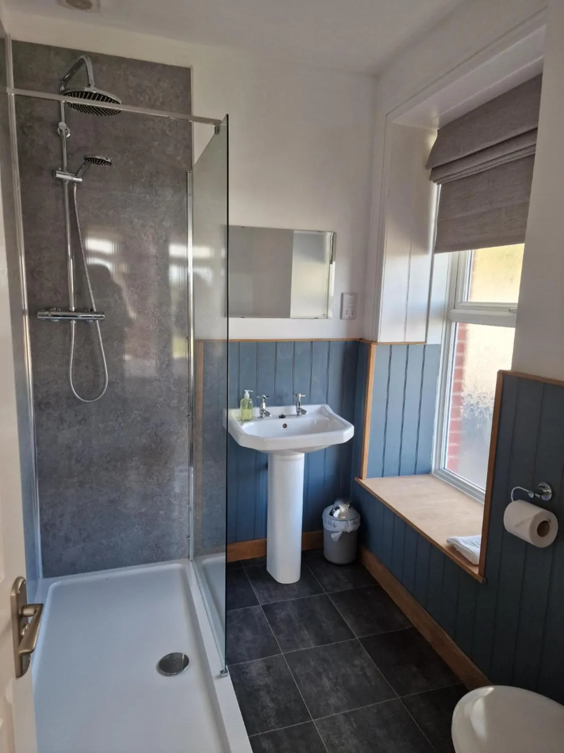 Bathroom in Broadway Country House